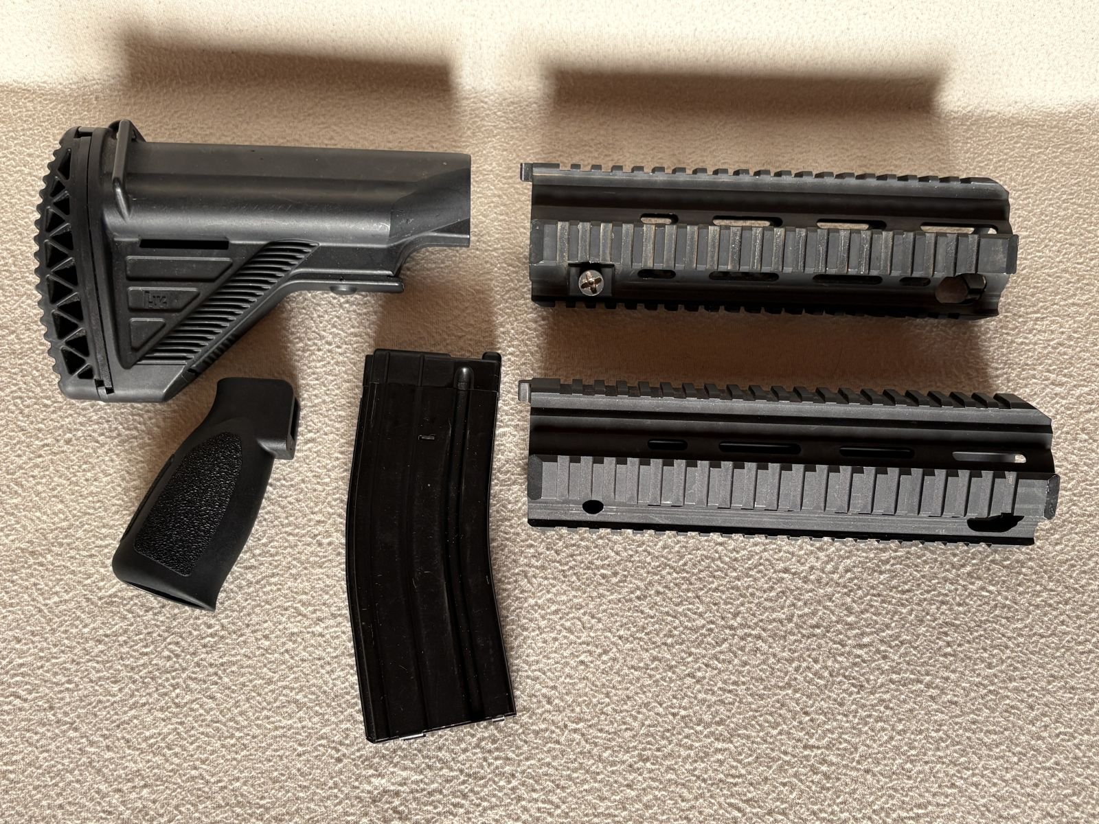+ + + HK416 GBB VFC, RS & Z-Parts Konvolut Magazin Schaft Griff 2x Handschutz + + + – Bild 1