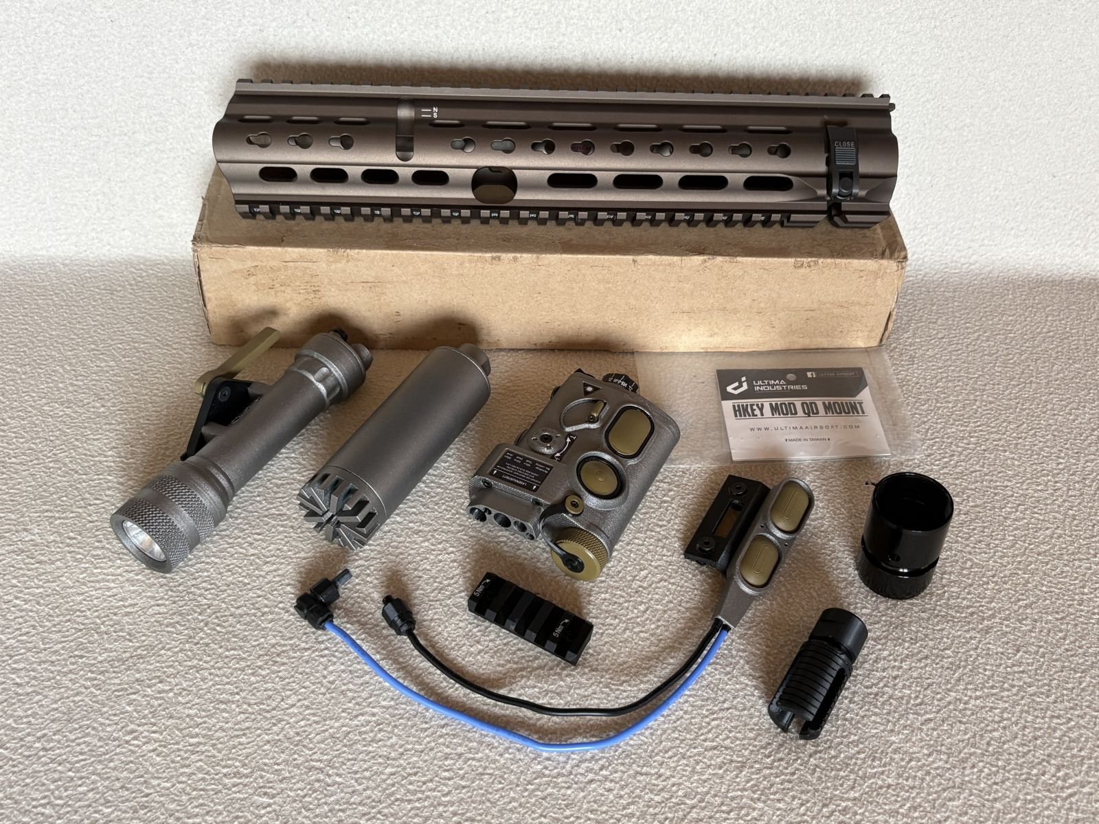 Airsoft Artisan G95 Handschutz & Beigaben LM Vampir, TL Missionlight, B&T Mars Dummys VFC HK416 G95K – Bild 1