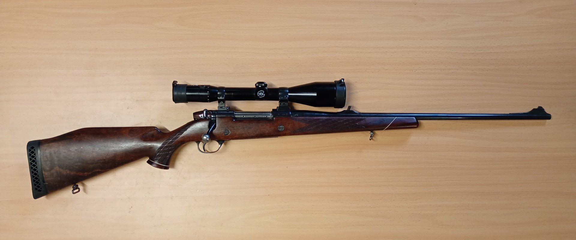 Repetierbüchse Weatherby Cal.Weath.300.Mag. MkV mit Optik – Bild 1
