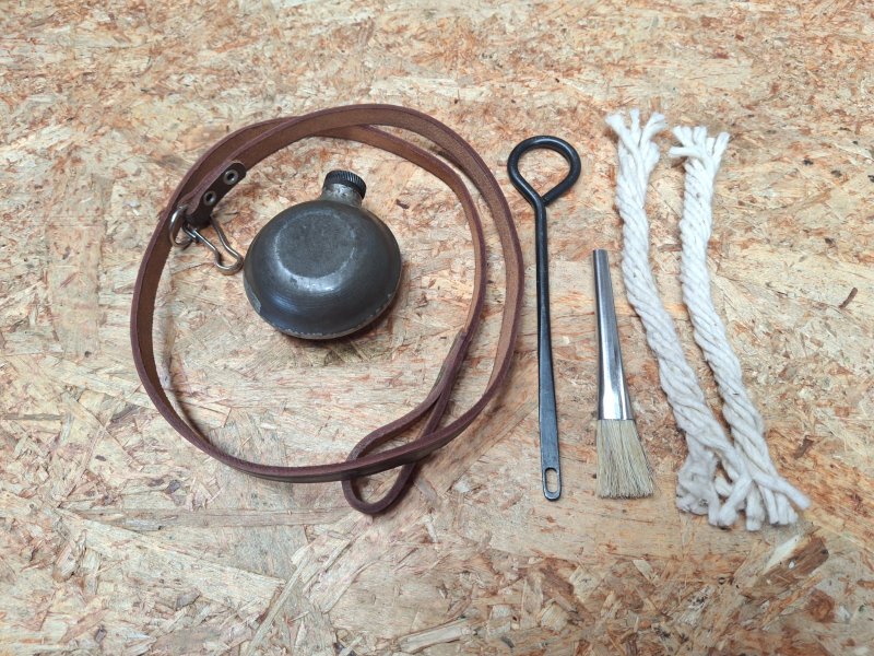 Makarov Set russisch: Tasche, Fangriemen, Putzstock, Öler, Zubehör, Holster, Pistolentasche – Bild 4
