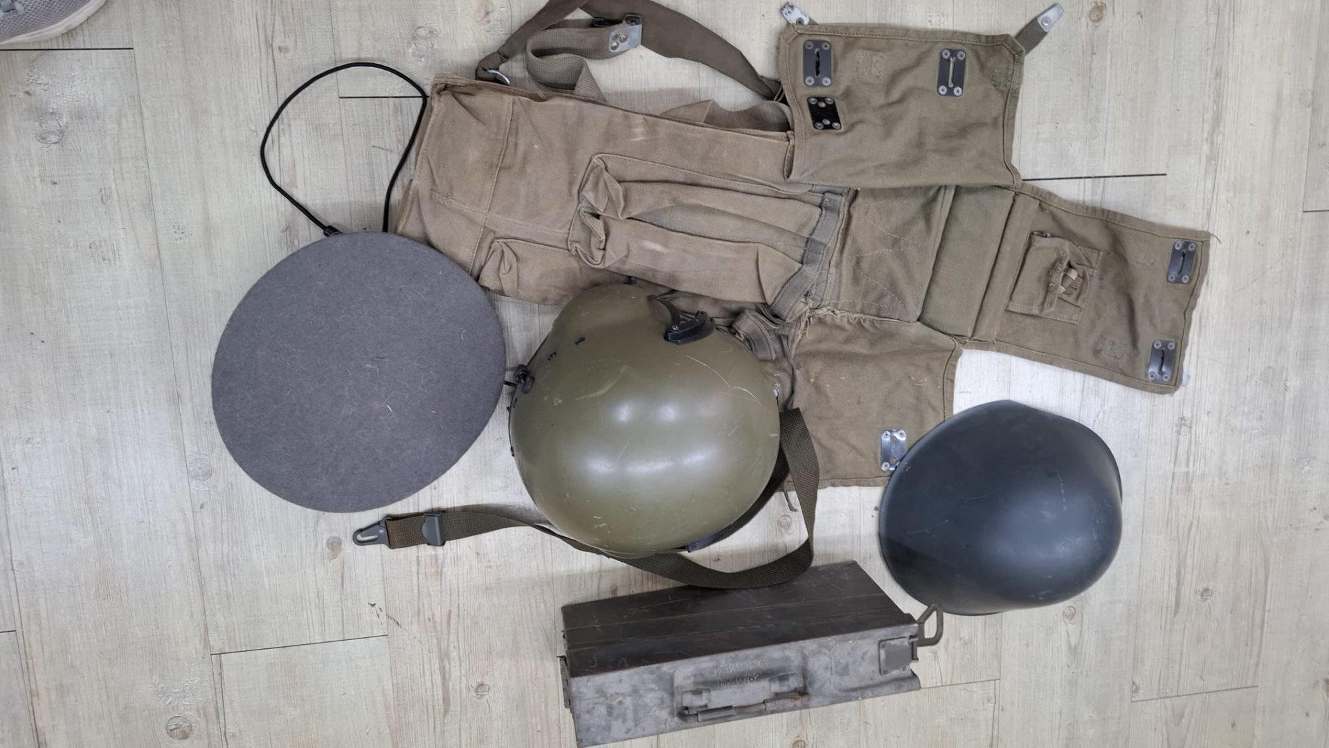 großes Army Konvolut BW Nato Bundeswehr US Ersatzteile Stahlhelm – Bild 1