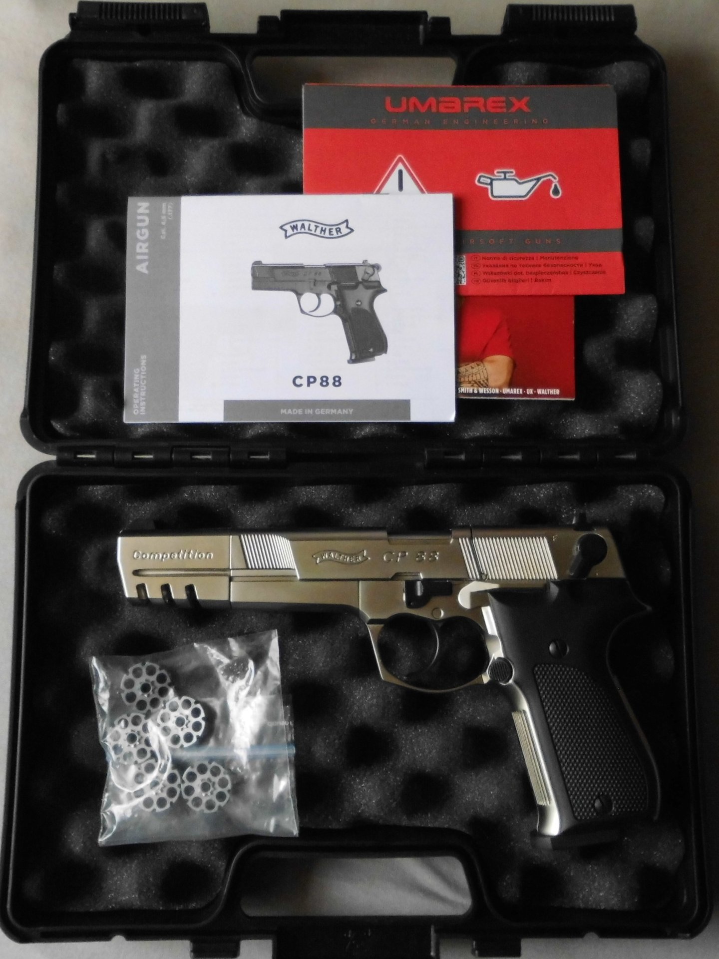 Walther CP 88 Competition, 6 Zoll Lauf 4,5 mm, Nickel, 5 Magazine. – Bild 1