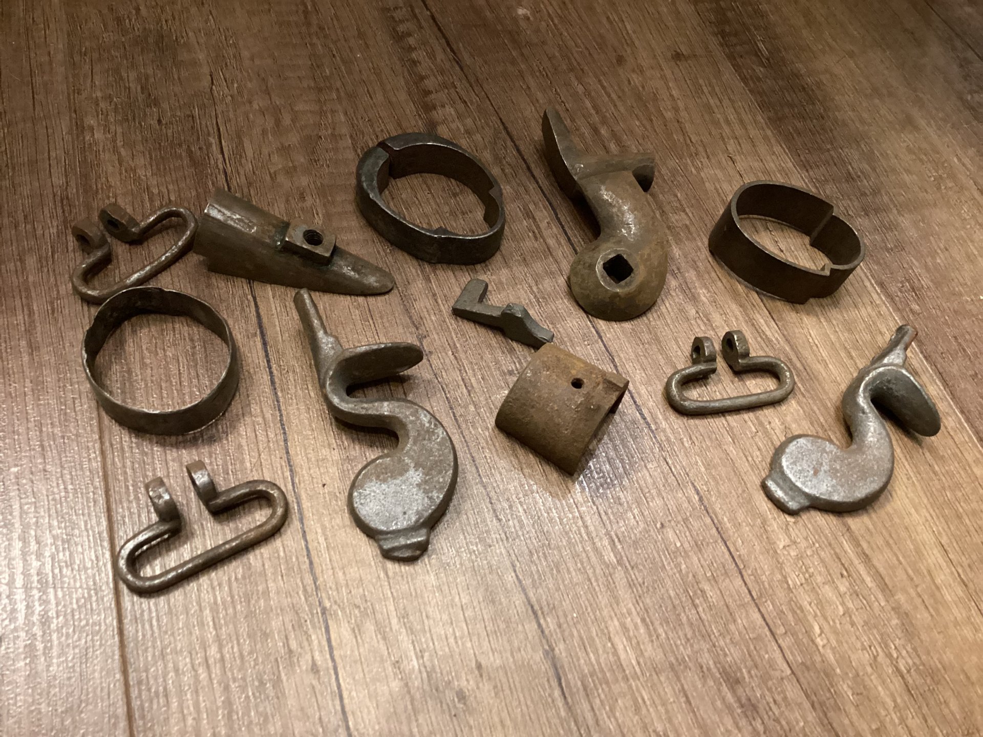 Rohteile/Ersatzteile Steinschloss Gusseisen Teile aus Nachlass Jacobi Iserlohn Nr.1 – Bild 1