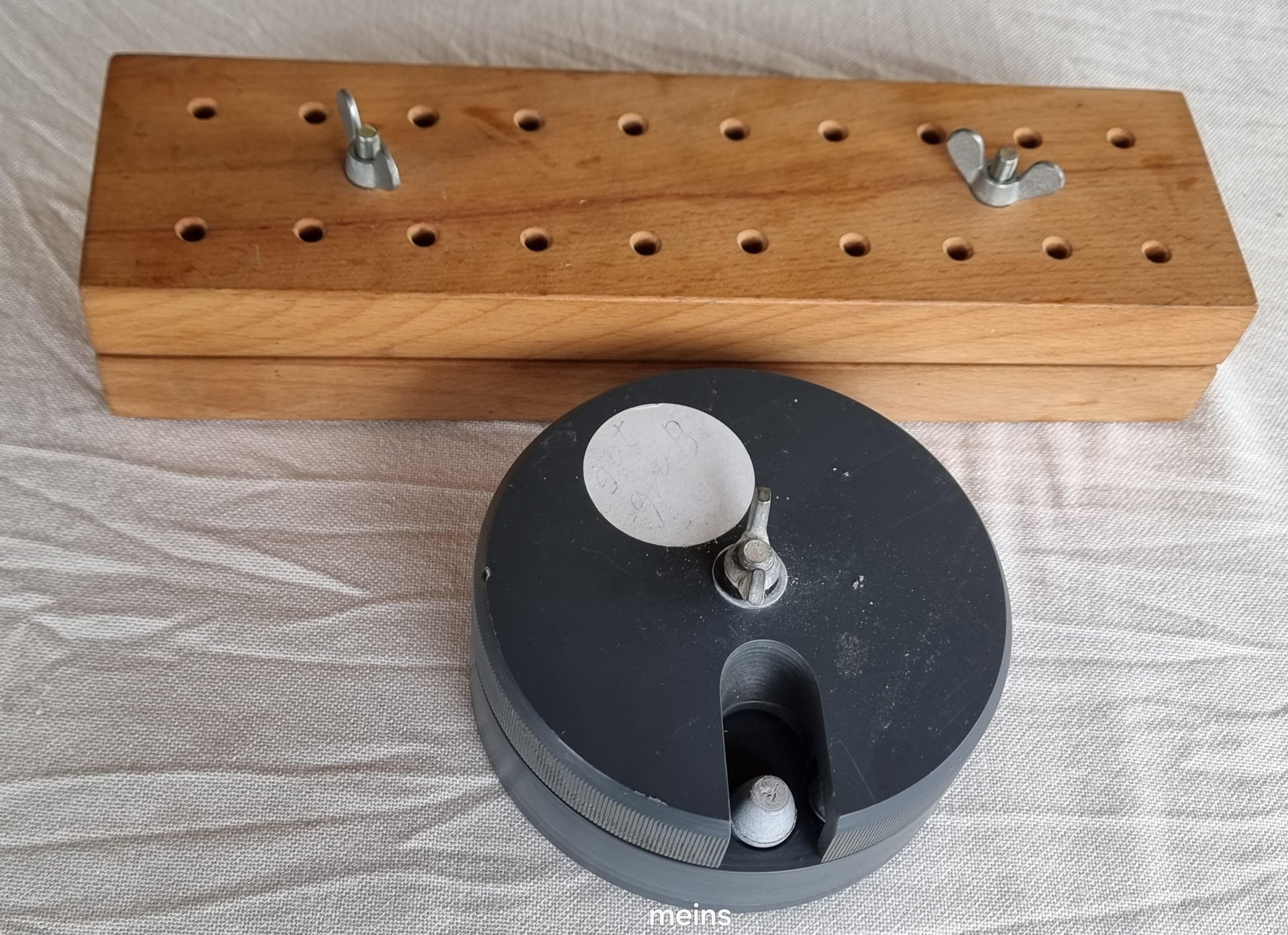 2Stück, Holz-Box und Spender für .58er Minie Geschosse – Bild 2