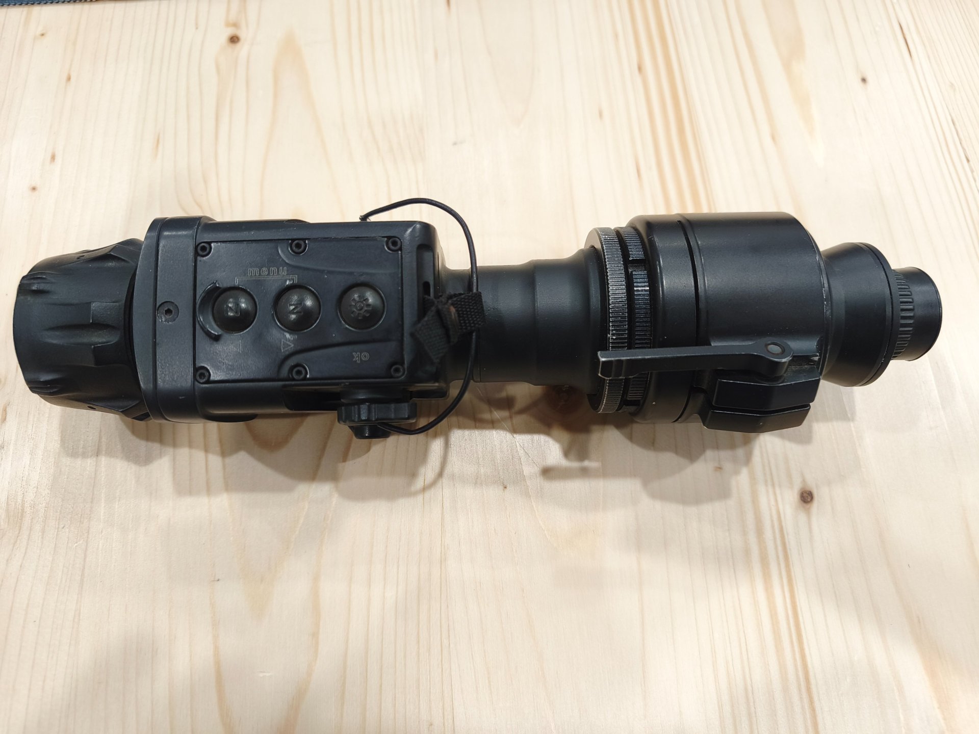 Nitehog TIR M35 Chameleon + Zubehör – Bild 4