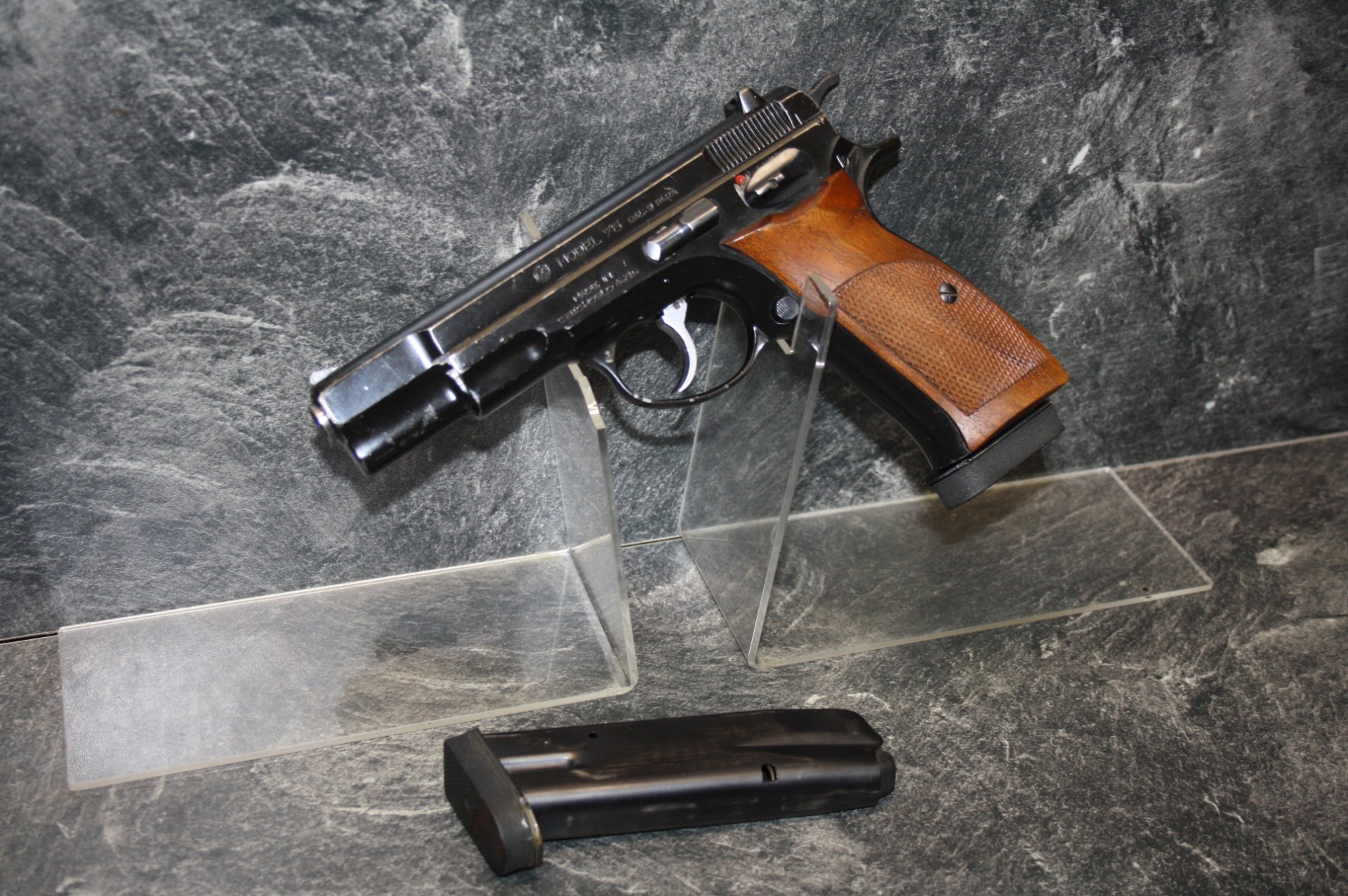 Pistole CZ Mod. M 75 Kal. 9 Para #1143421 – Bild 1