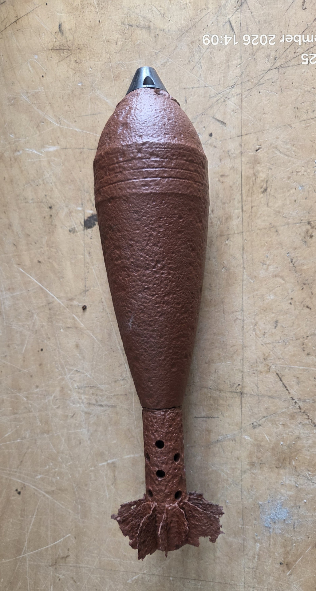 Deutsche 8 cm Werfer Granate mit Deko Zünder (Bombe Bodenfund Granate Zünder) – Bild 1