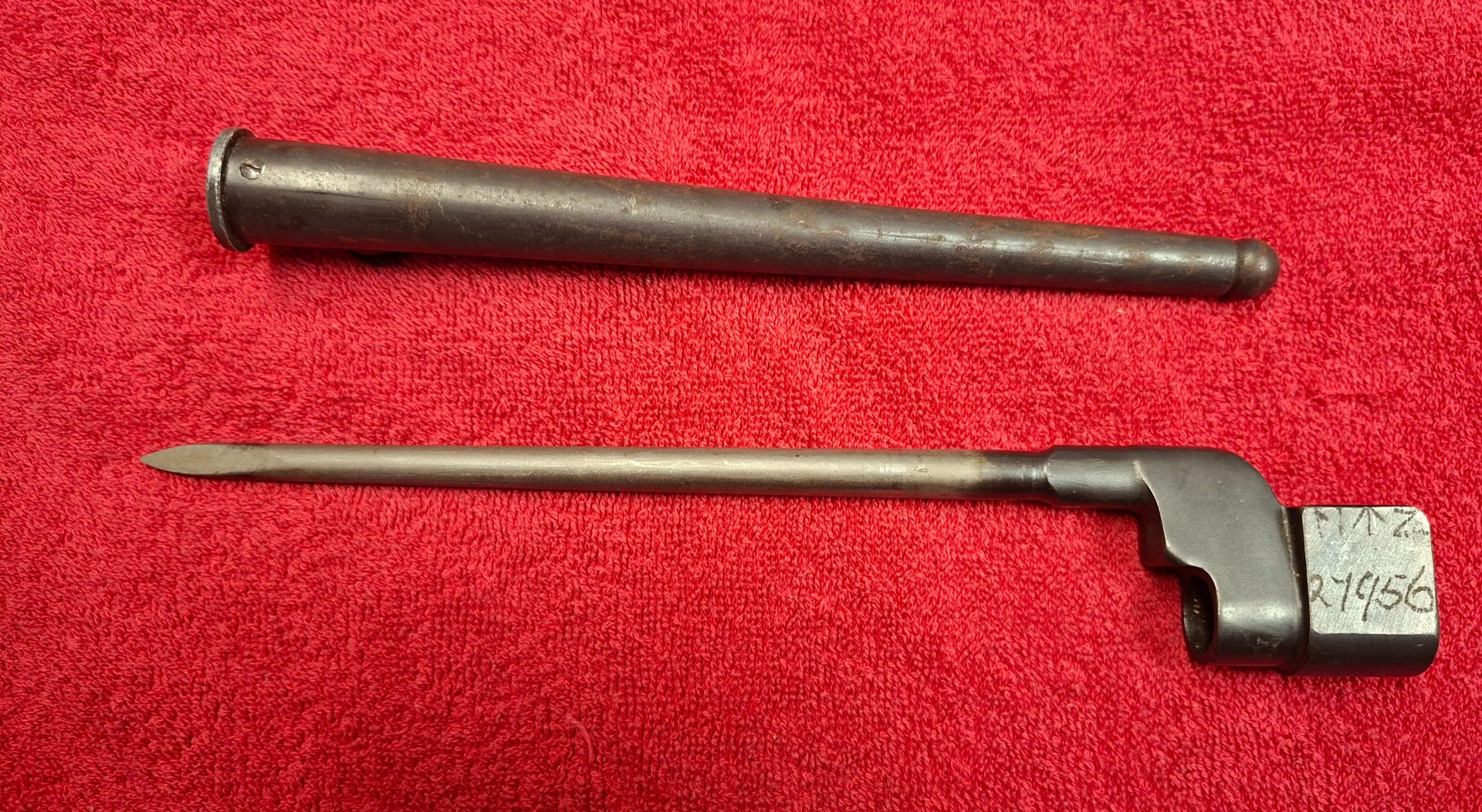 Britisches Enfield Spike Bajonett Nr. 4 MK II mit Scheide – Bild 4
