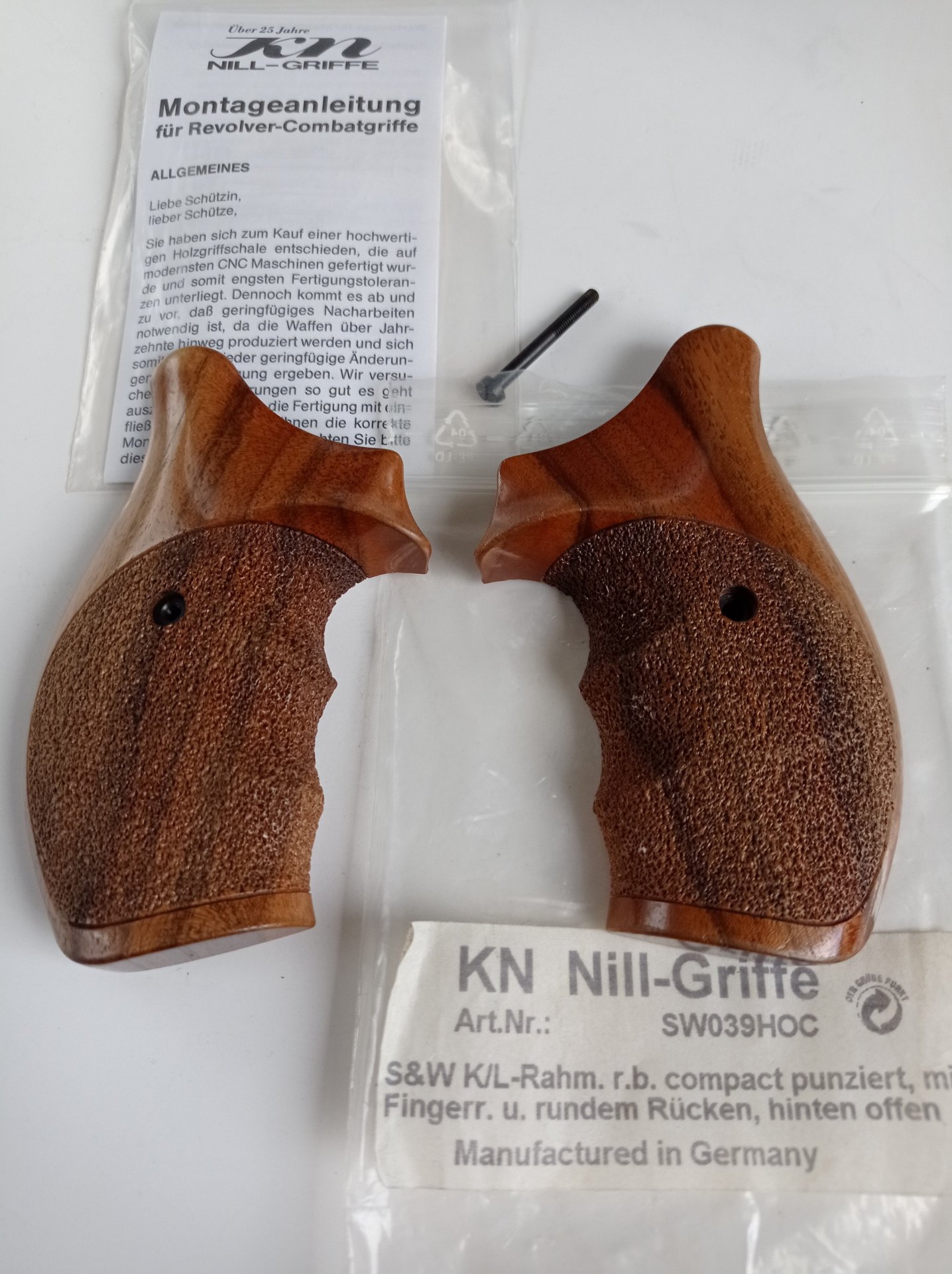 Nill Griffe S&W K/L runder Griffrahmen – Bild 1
