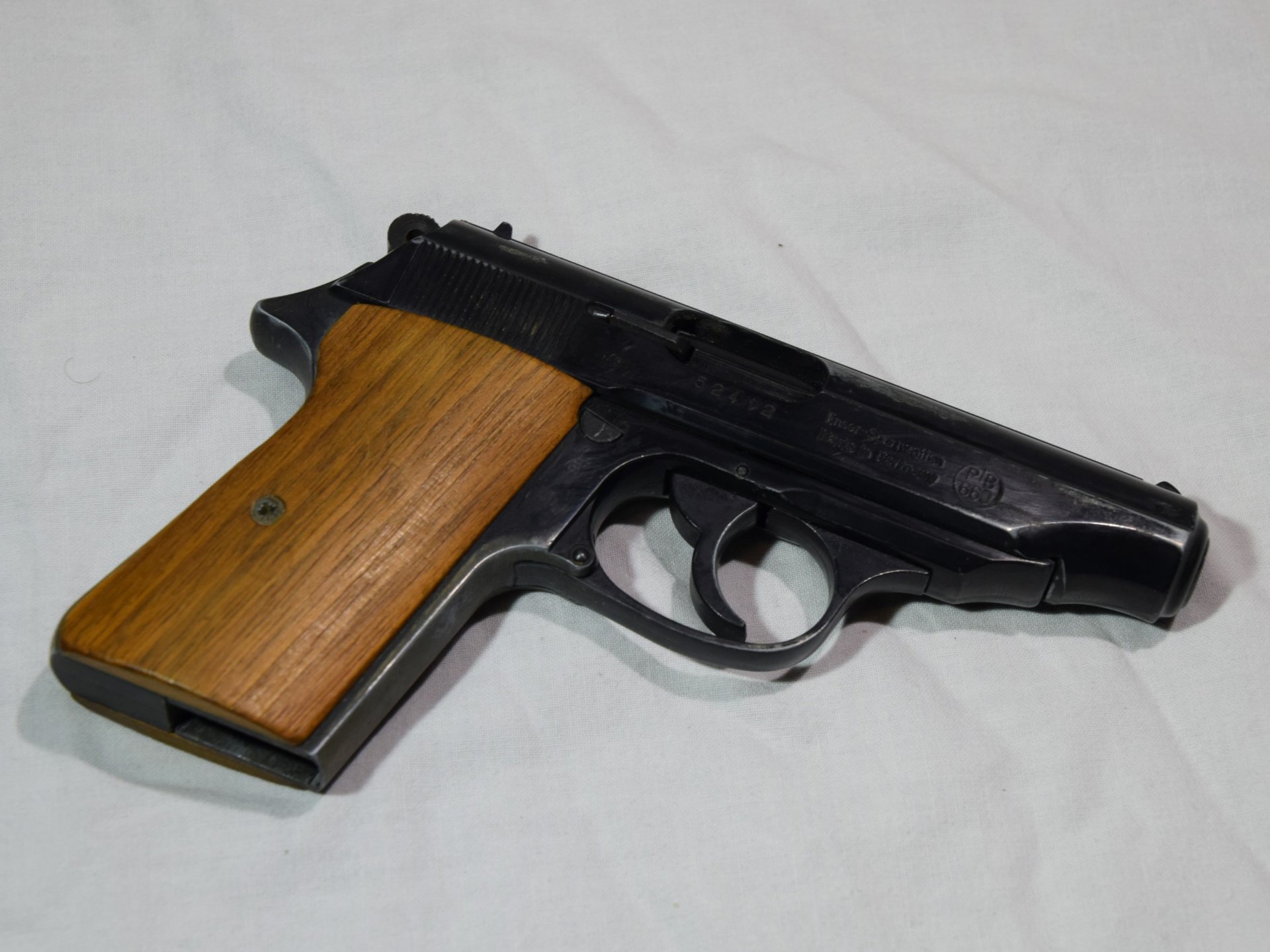 IWG Mod. P900 Cal. 9mm P.A.K. PTB 660 Defekt – Bild 3