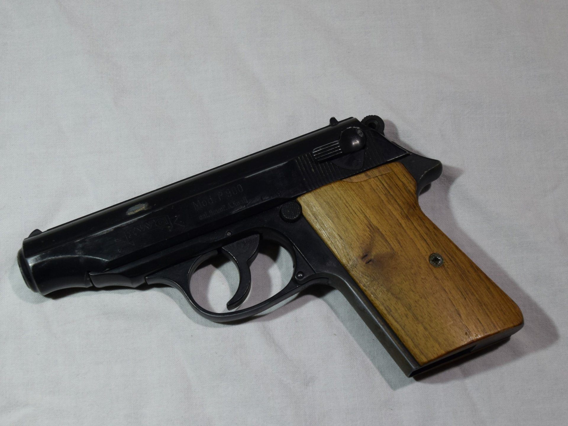 IWG Mod. P900 Cal. 9mm P.A.K. PTB 660 Defekt – Bild 2