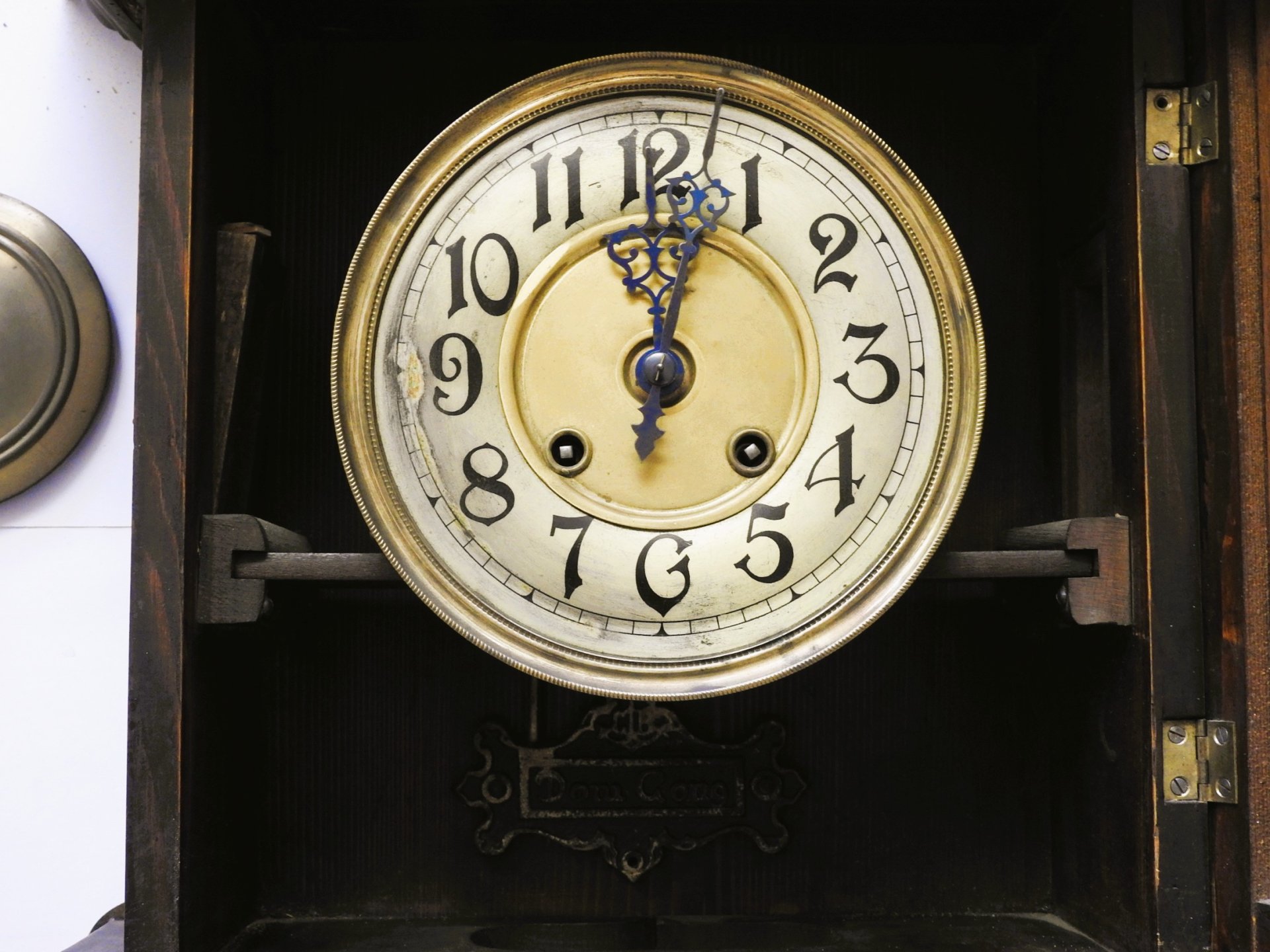 Uralte große orig. Wanduhr von Gustav Becker – Bild 2