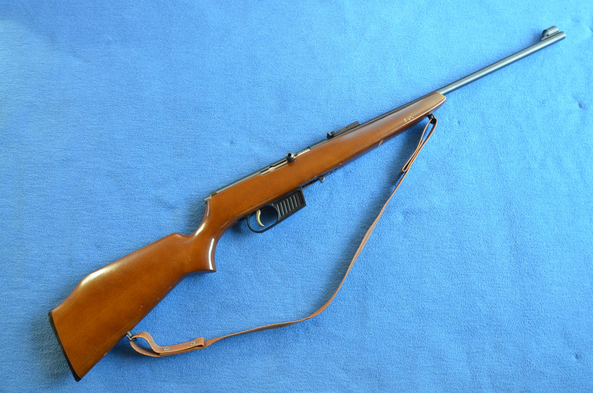 SCHÖNE SELBSTLADEBÜCHSE VOERE .22LR – Bild 1