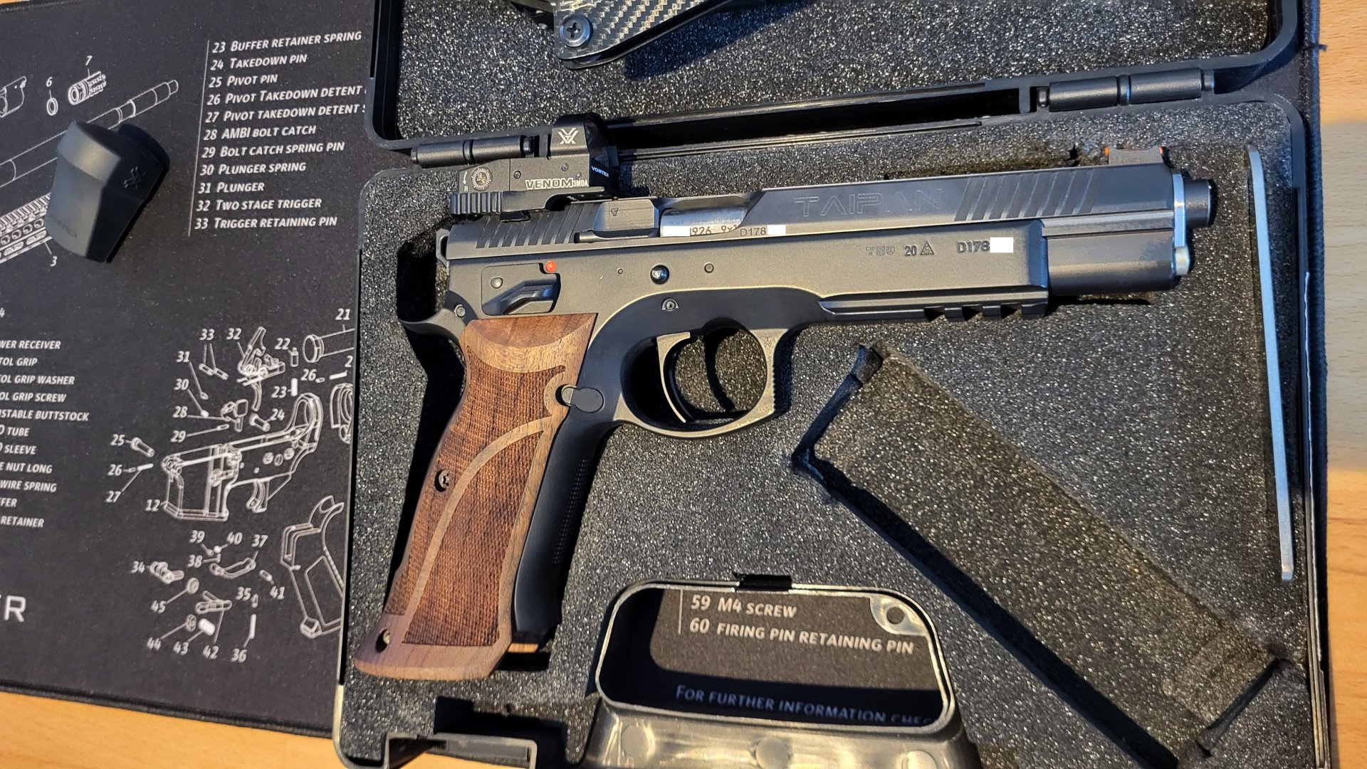 CZ Taipan Sport ProTuning 9mm Luger + Reddot + Zubehör – Bild 2