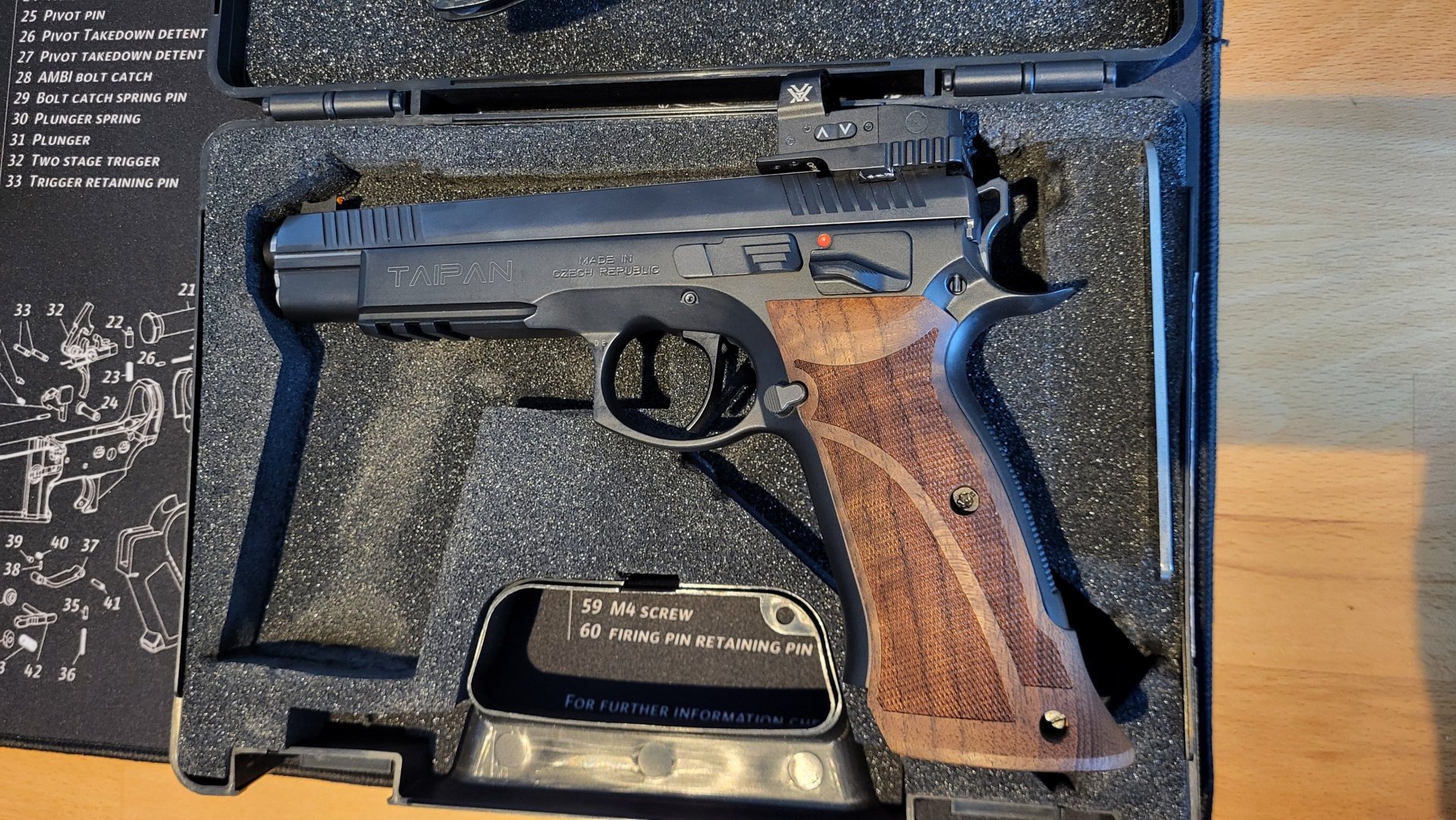 CZ Taipan Sport ProTuning 9mm Luger + Reddot + Zubehör – Bild 3