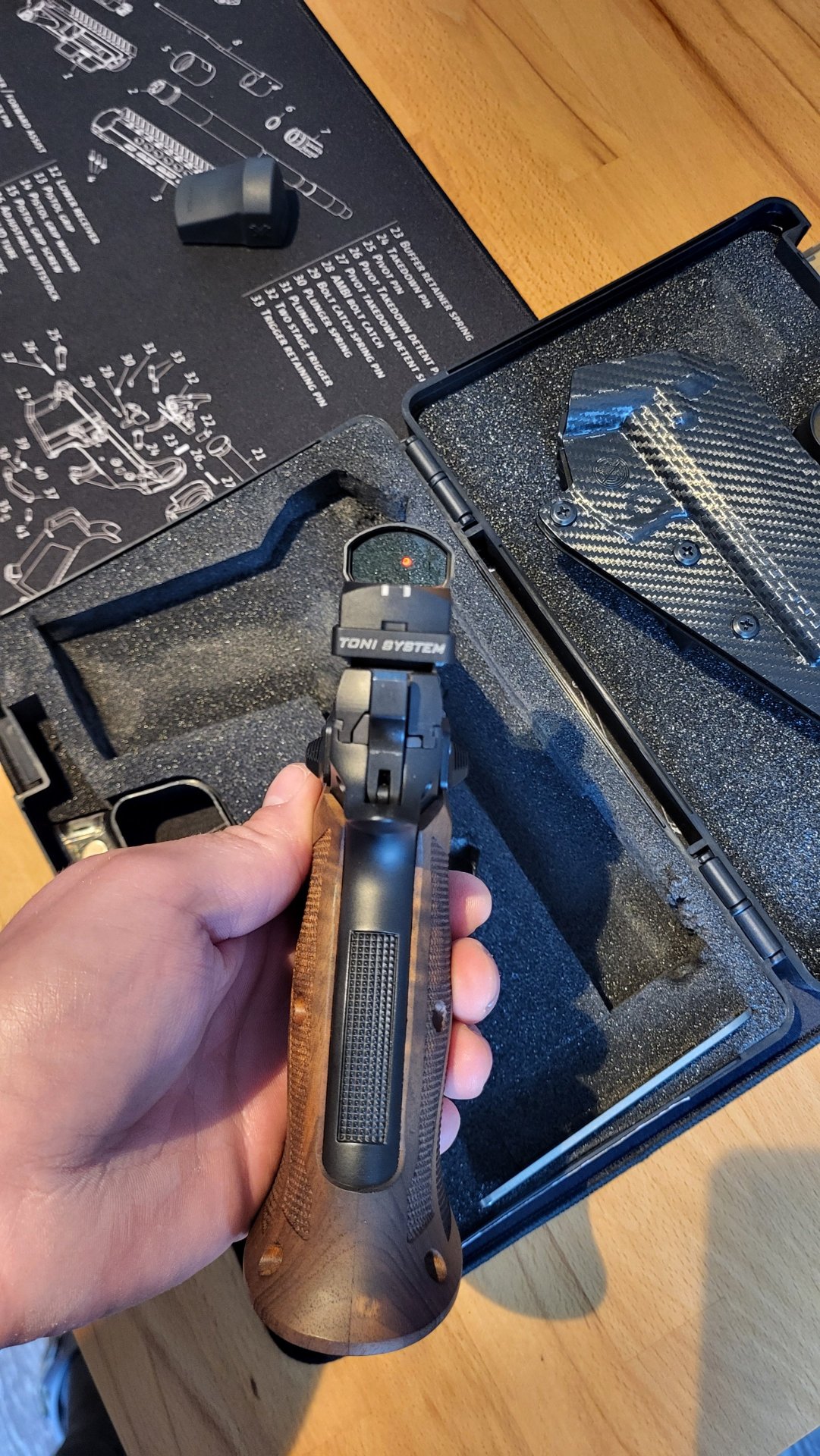 CZ Taipan Sport ProTuning 9mm Luger + Reddot + Zubehör – Bild 4