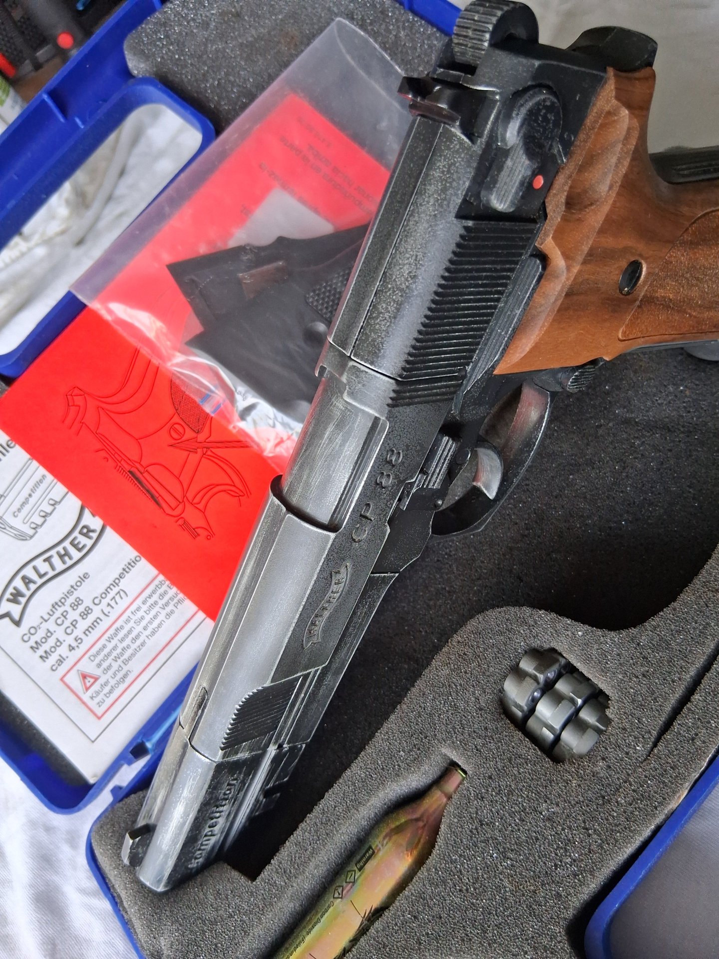 WALTHER CP88 + Holzgriffschalen. – Bild 3
