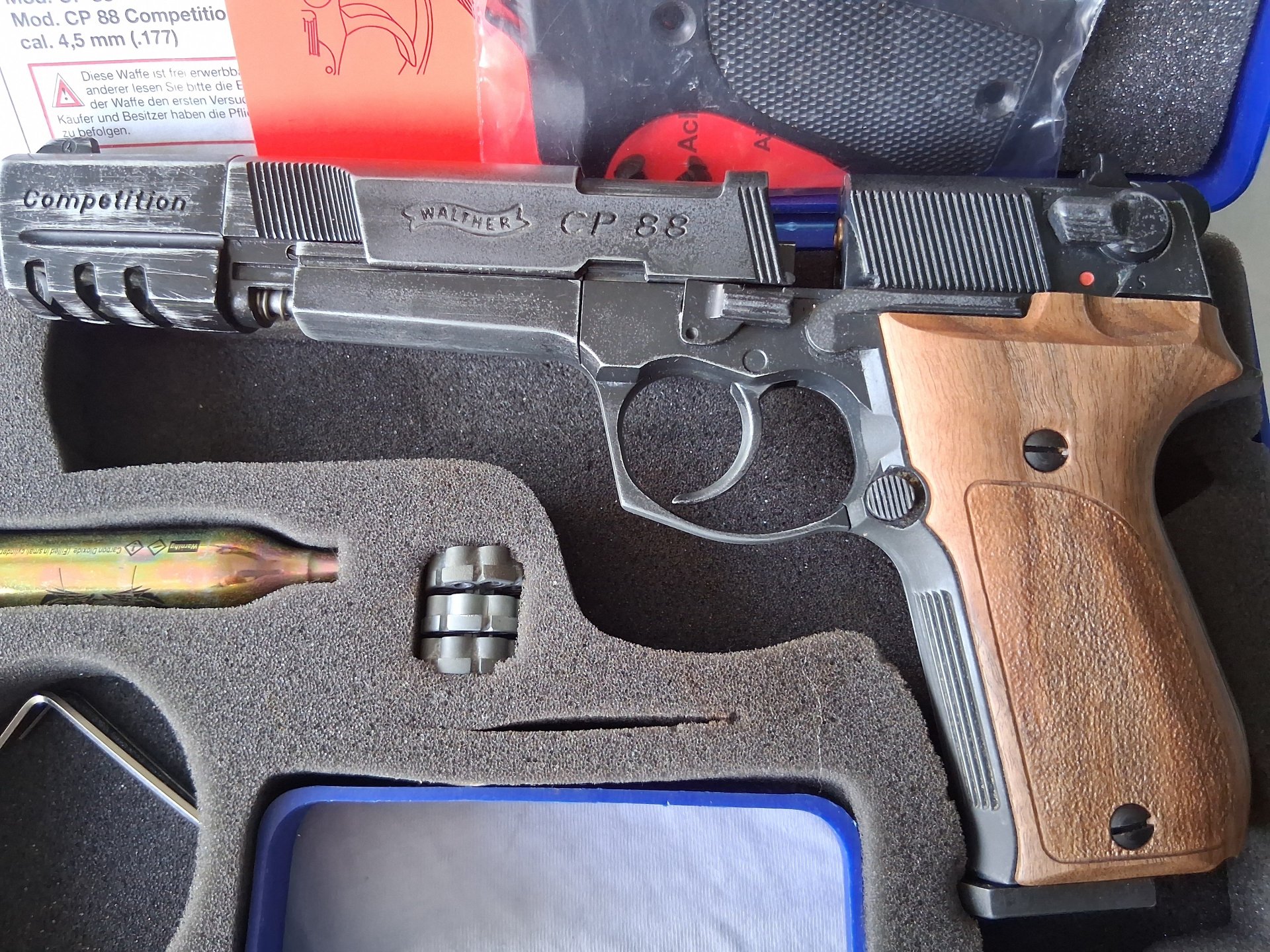 WALTHER CP88 + Holzgriffschalen. – Bild 1