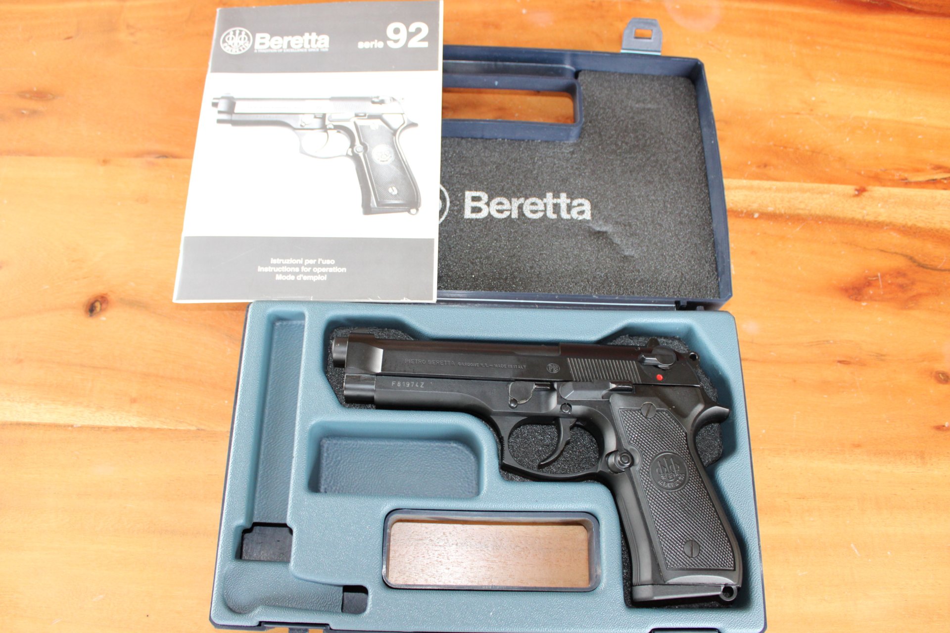 Neuwertige Pistole Beretta 92 FS 9mm Luger umgebaut auf 4mmM20 – Bild 1