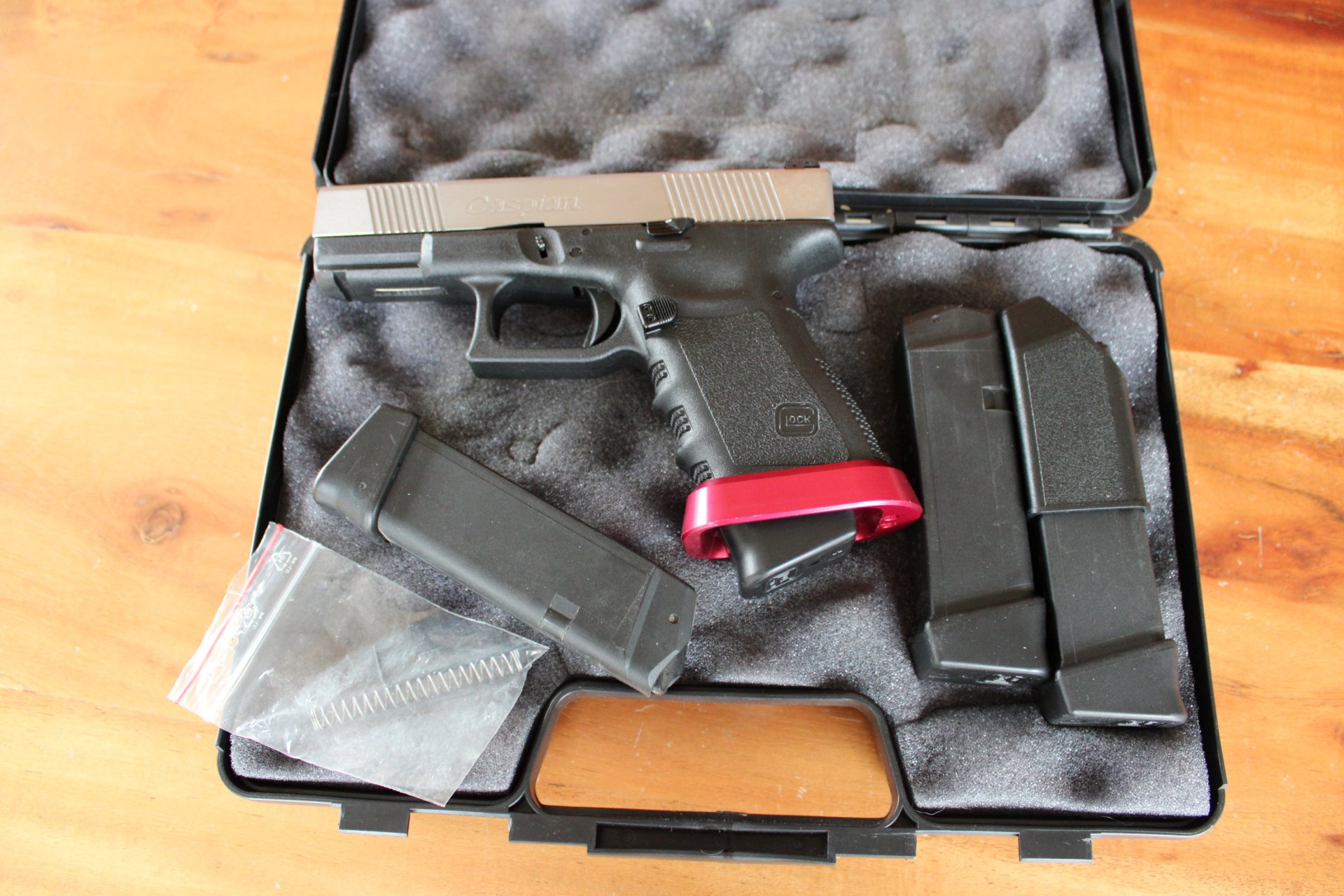 Seltene Pistole Caspian Glock 23 im Kal. .40S&W für Sport oder die Sammlung – Bild 1