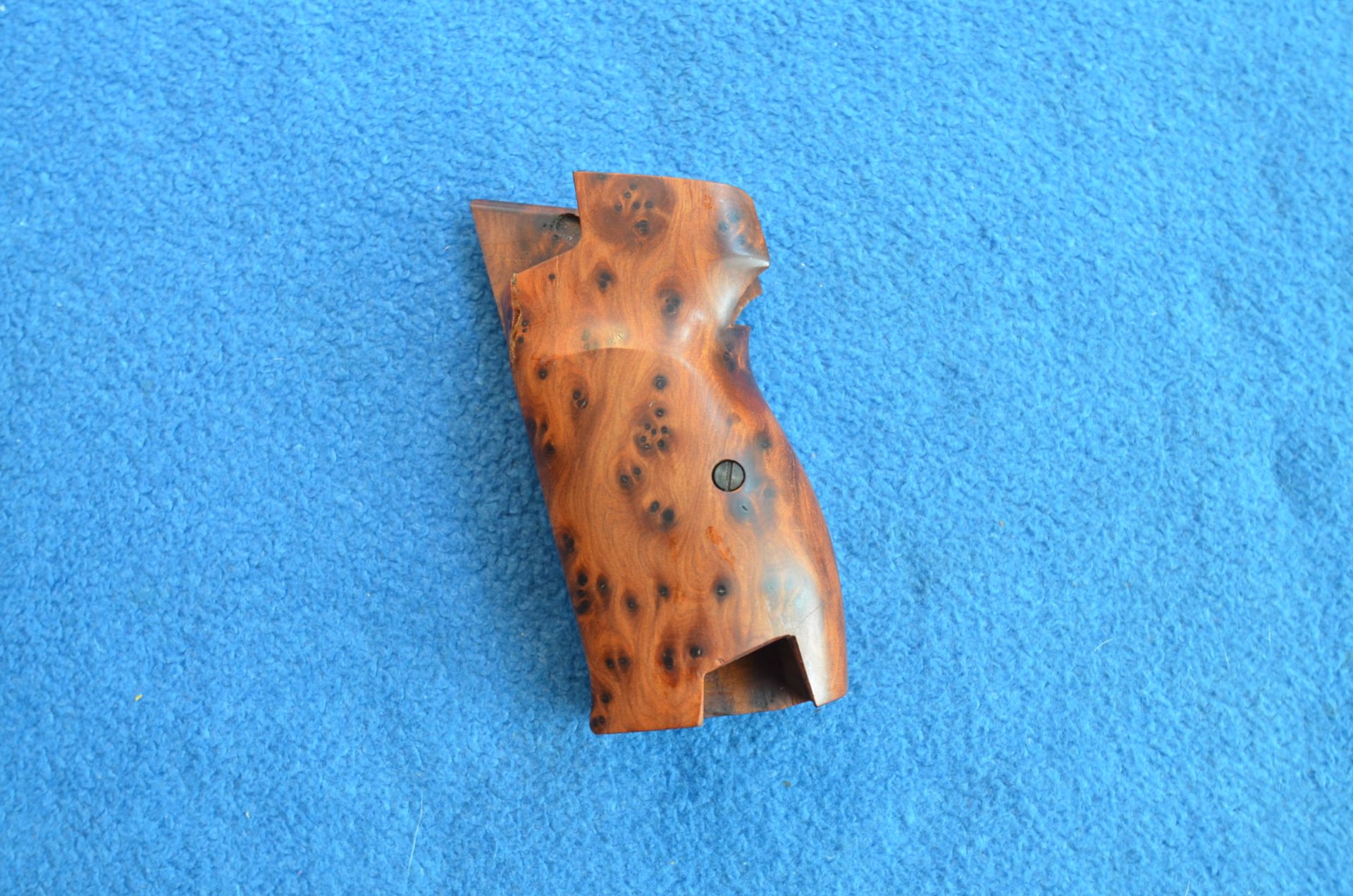HOLZGRIFFSCHALEN FÜR SIG 210 – Bild 1