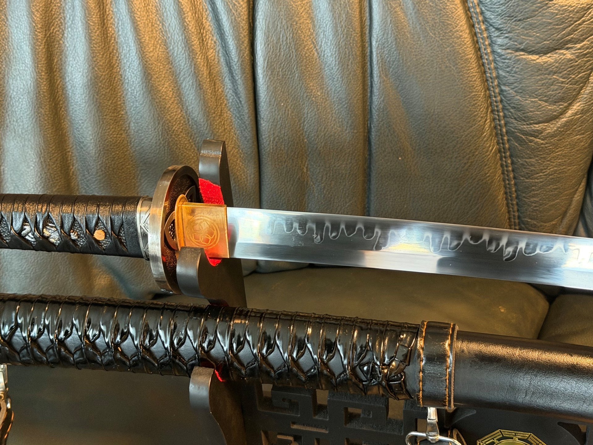 The Walking Dead – Rezā Ken Katana – KATANZO – T10 Stahl – echte Hamon – Black Edition – Bild 2