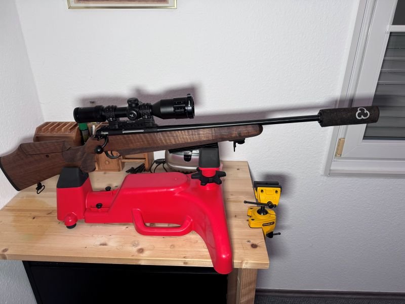 Anschütz 1771 – Kaliber .17 Hornet mit DDOptics 2-20x50 und Roedale Schalldämpfer – Bild 1