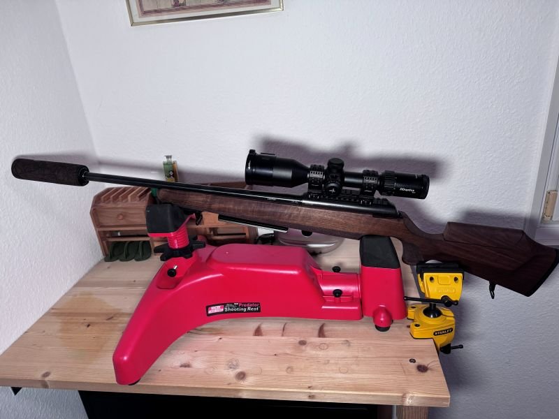 Anschütz 1771 – Kaliber .17 Hornet mit DDOptics 2-20x50 und Roedale Schalldämpfer – Bild 2