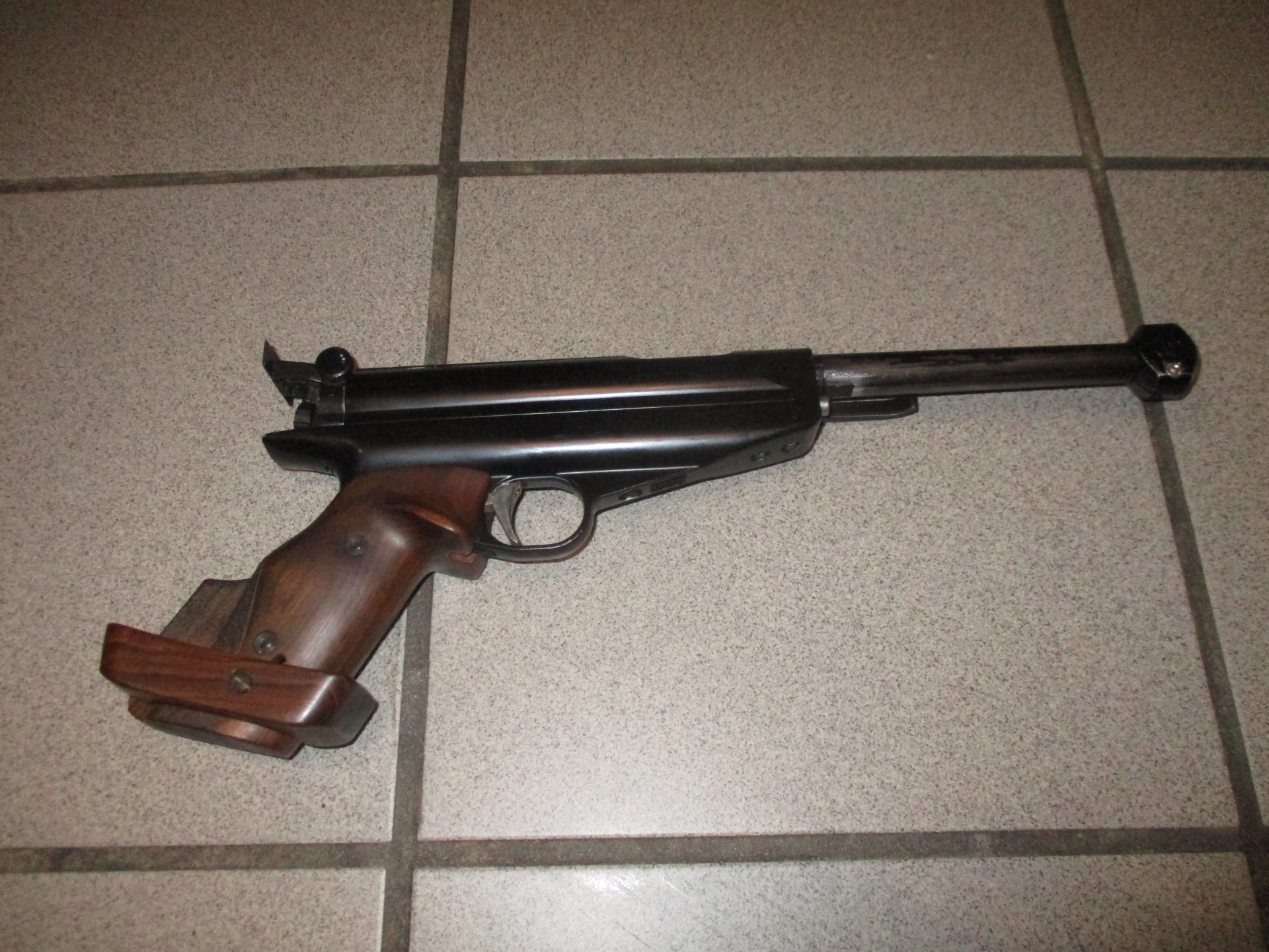 Feinwerkbau Luftpistole Model 65 – Bild 1