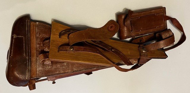 P08 lang Pistolentasche mit Anschlagbrett und Schlüssel/Putzstock – Bild 2