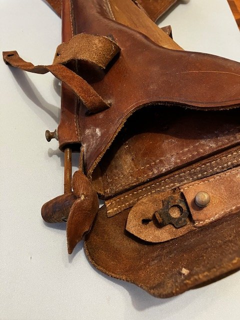 P08 lang Pistolentasche mit Anschlagbrett und Schlüssel/Putzstock – Bild 4