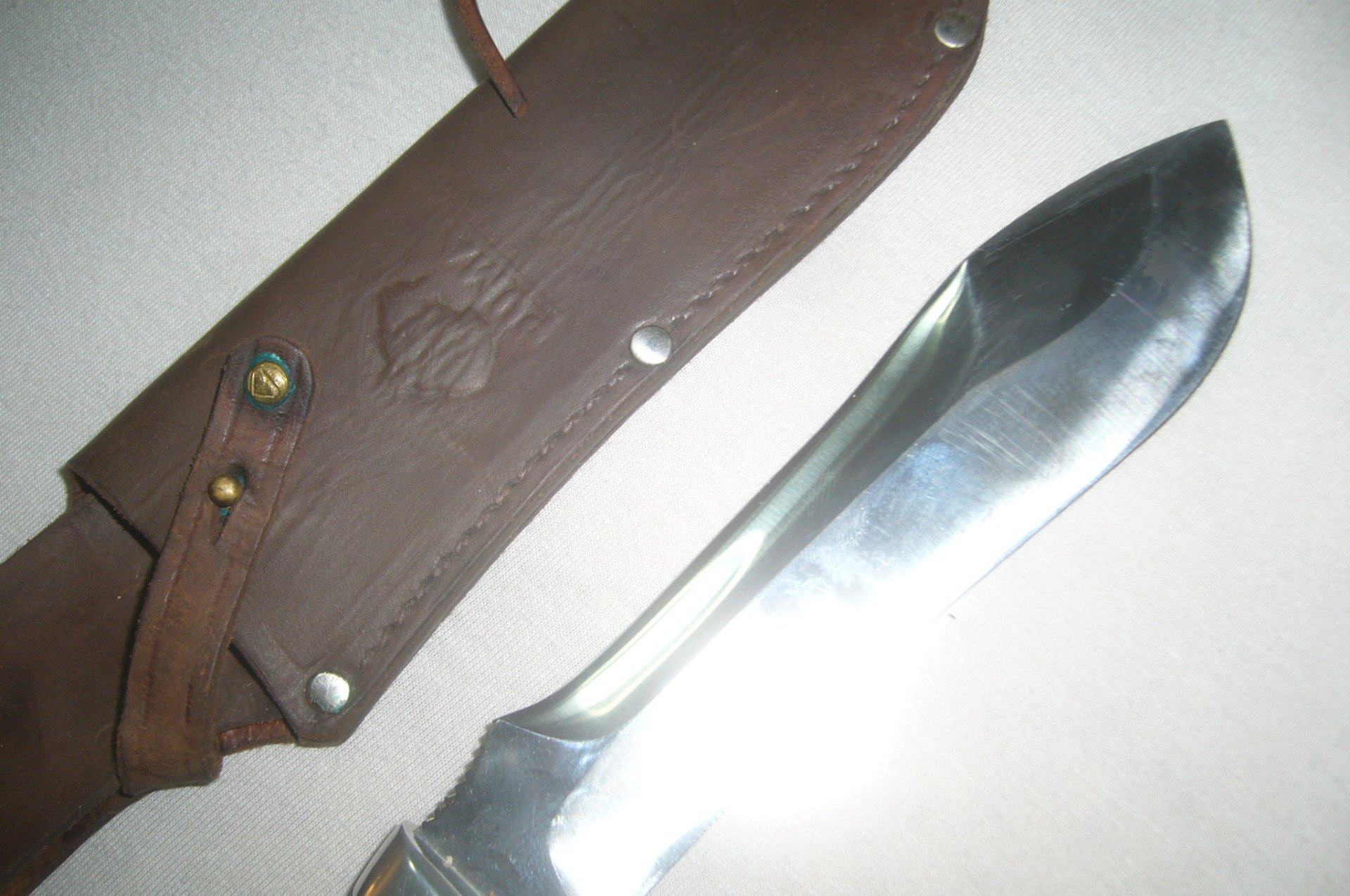 Puma White Hunter Allzweckmesser 6384 mit Scheide, Hirschhorngriff – Bild 2