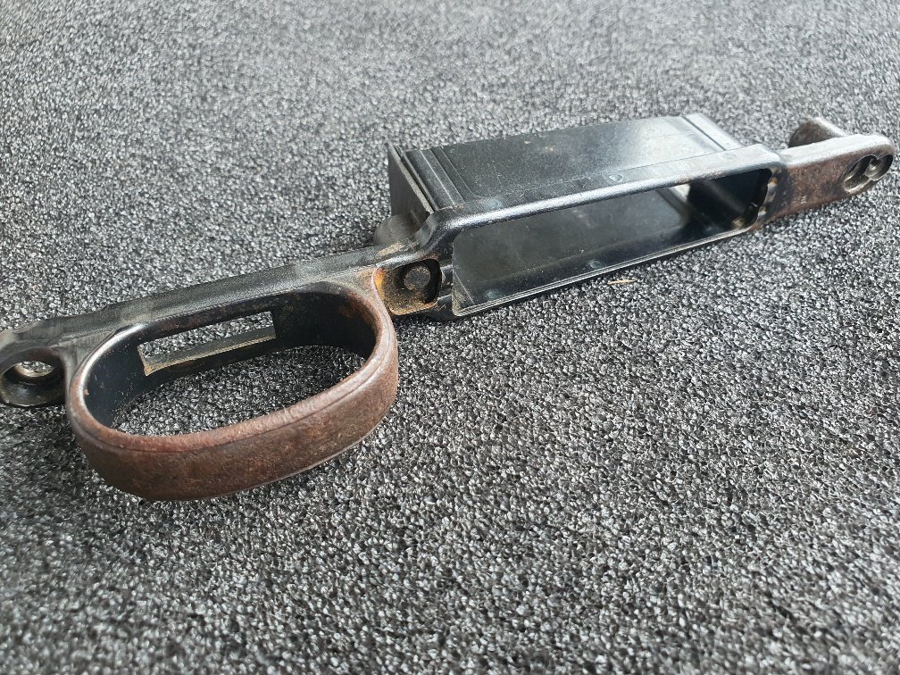 Abzugsbügel / Kasten leer aus Blech mit WAA Stempel für Mauser 98 – Bild 1