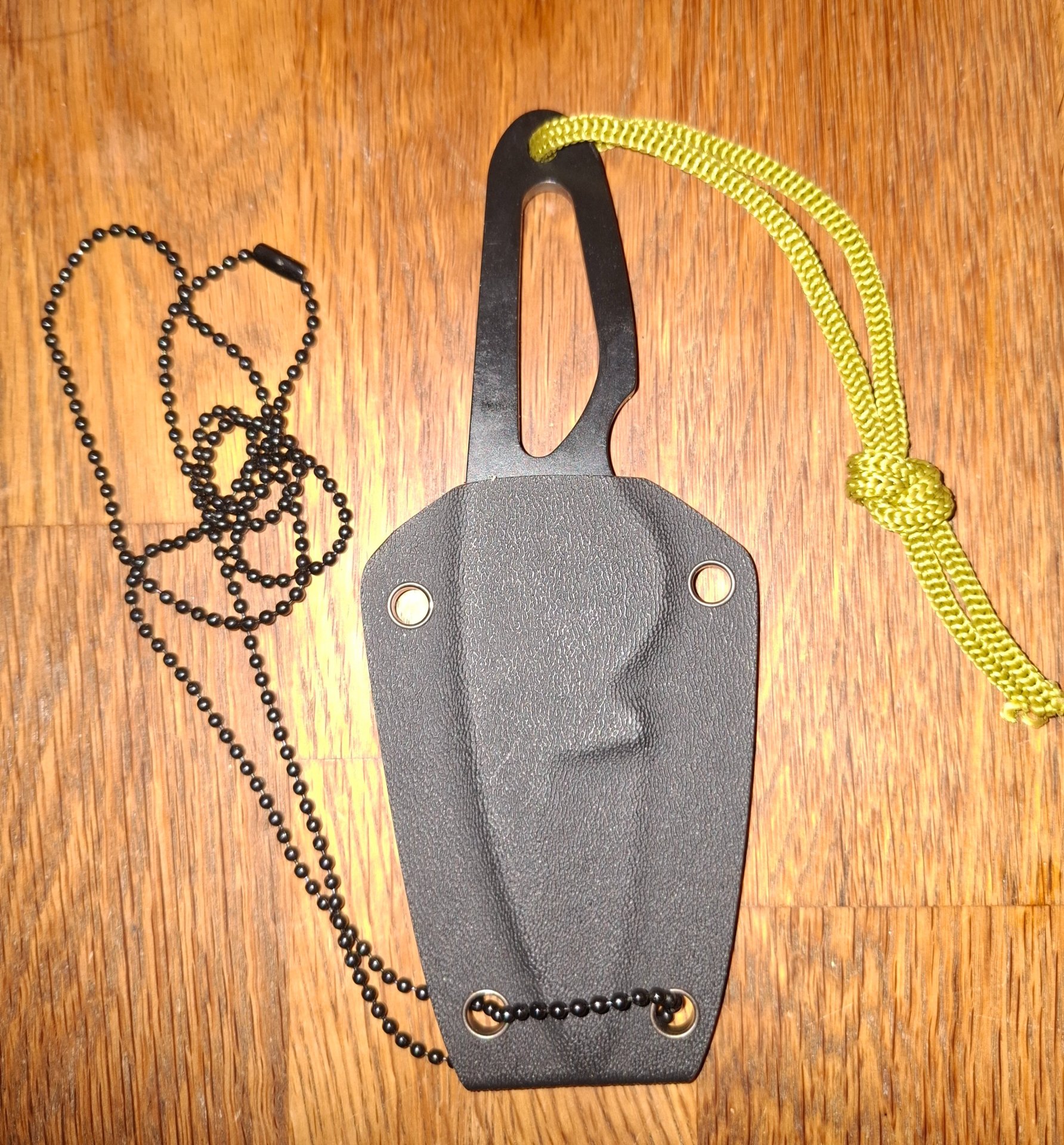 Mil-Tec Neck Knife (Skelettmesser) mit Kydex-Scheide & Kugelkette – Sehr guter Zustand – Bild 1