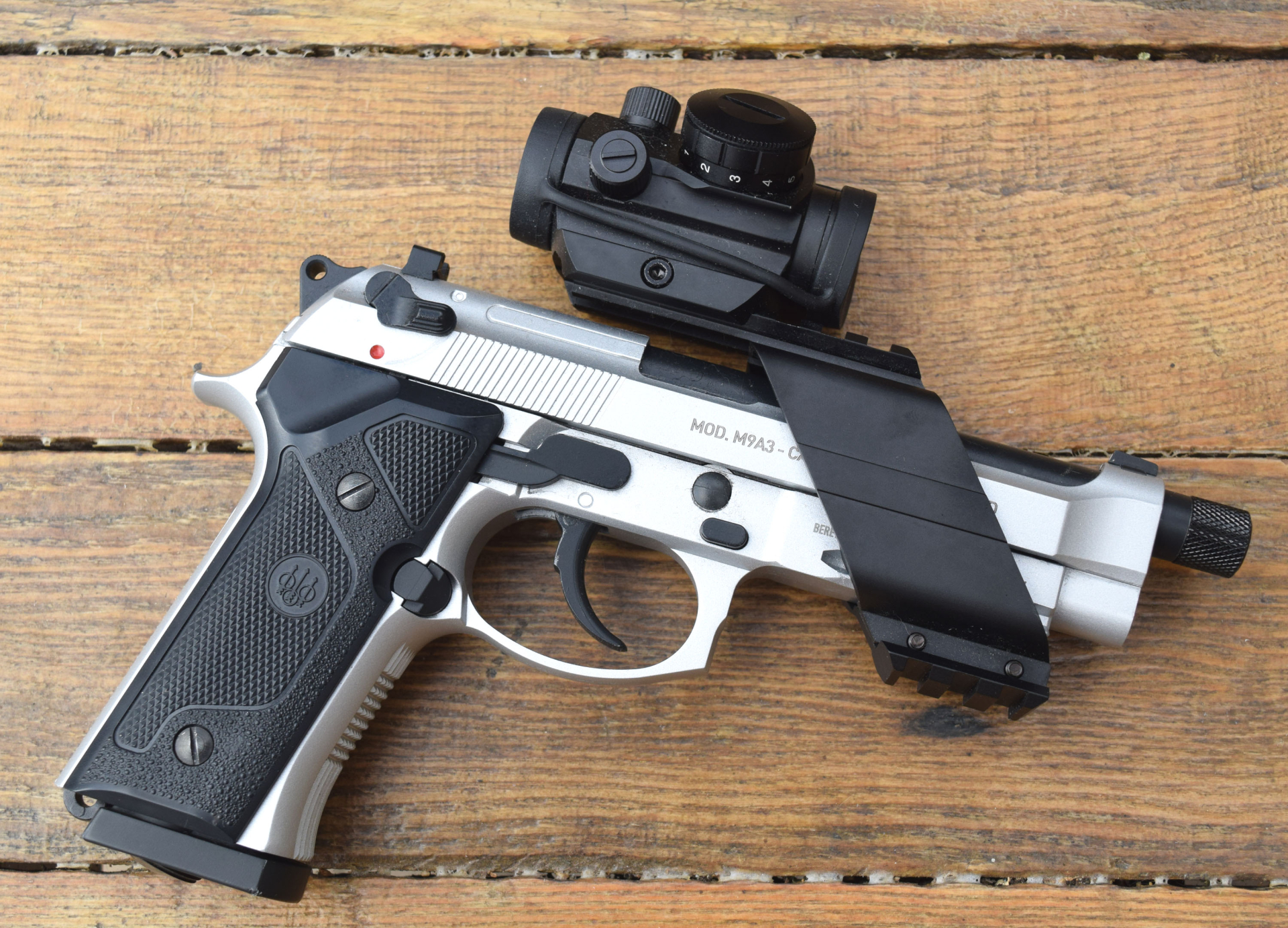 Beretta M9A3 Vollmetall CO2 Blow Back Pistole mit Schalldämpfer + Rotpunktvisier – Bild 2