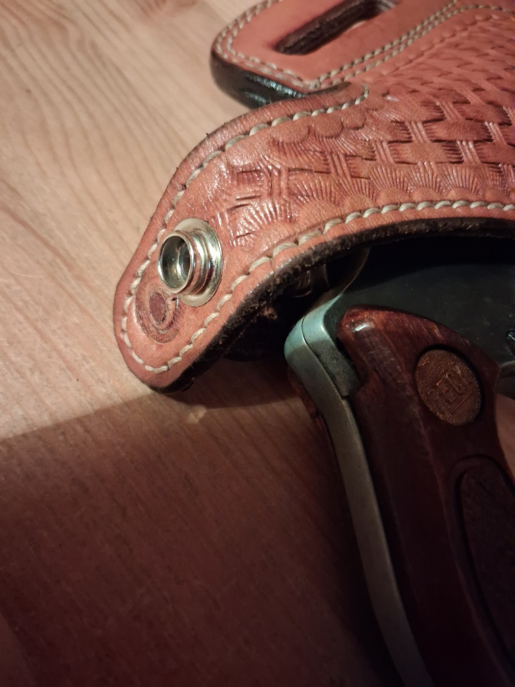 Kleines Lederholster für Revolver Chief Special, Erma 66 u.Baugleiche Waffen – Bild 3
