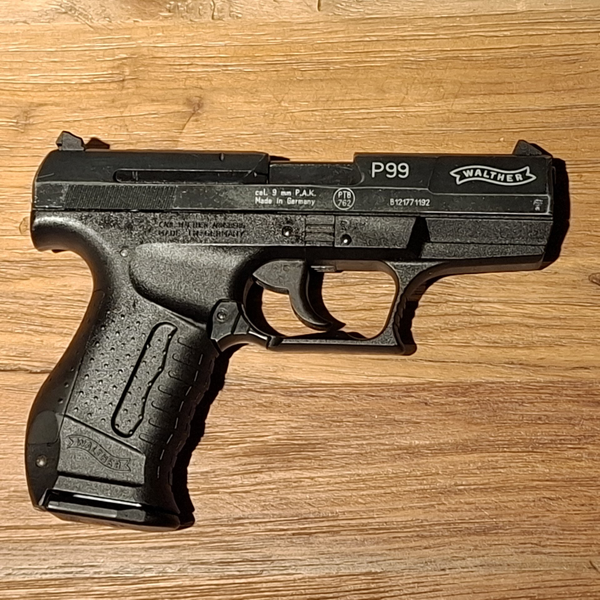 Walther P99 in Box mit Zubehör, black, cal. 9mm PAK – Bild 4