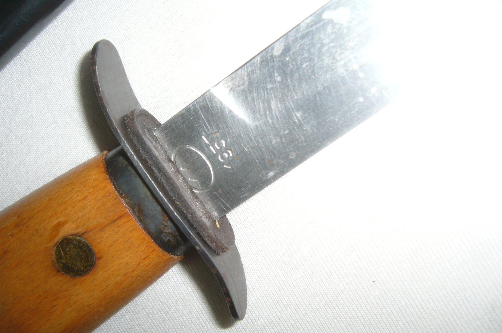 Polen Kampfmesser 1957 mit Scheide – Bild 4