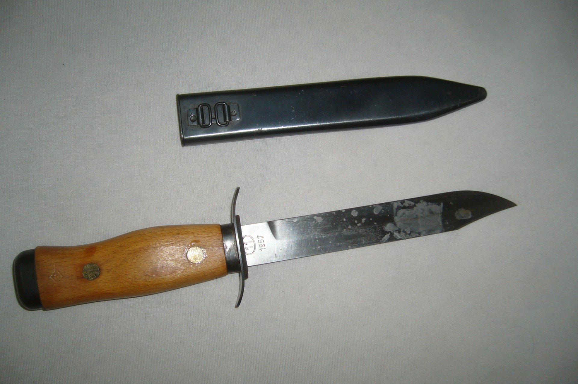 Polen Kampfmesser 1957 mit Scheide – Bild 7