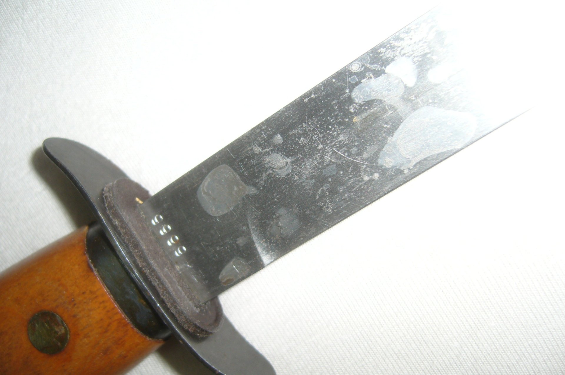 Polen Kampfmesser 1957 mit Scheide – Bild 3