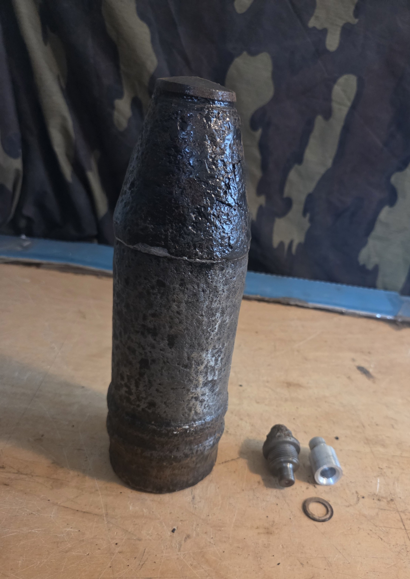 Deutsche 7 5 cm Panzer Granate mit Zünder (Bombe Bodenfund Granate Zünder) – Bild 1
