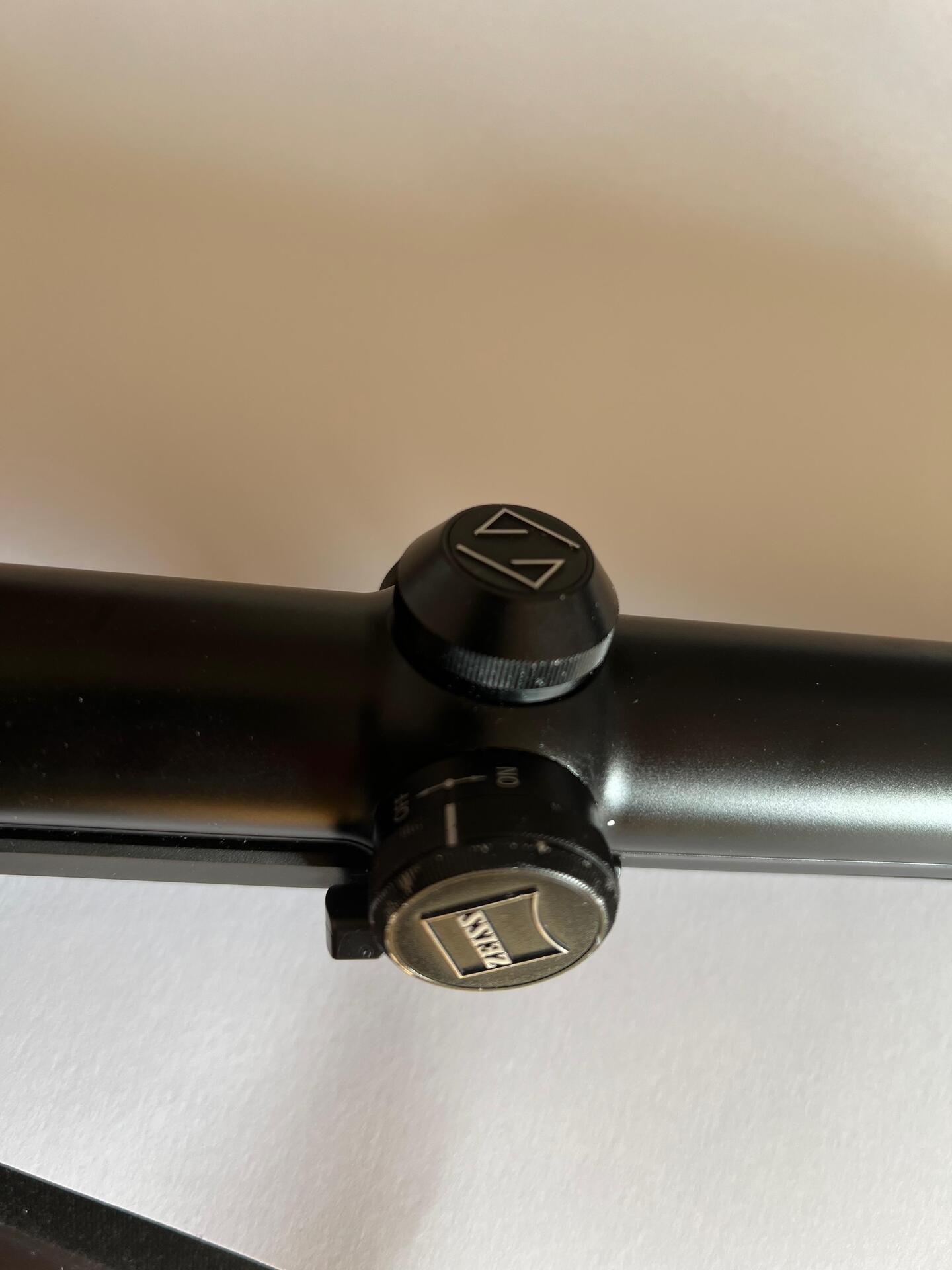 Zielfernrohr Carl Zeiss Diavari-ZM 2,5-10x48 T* – Bild 1