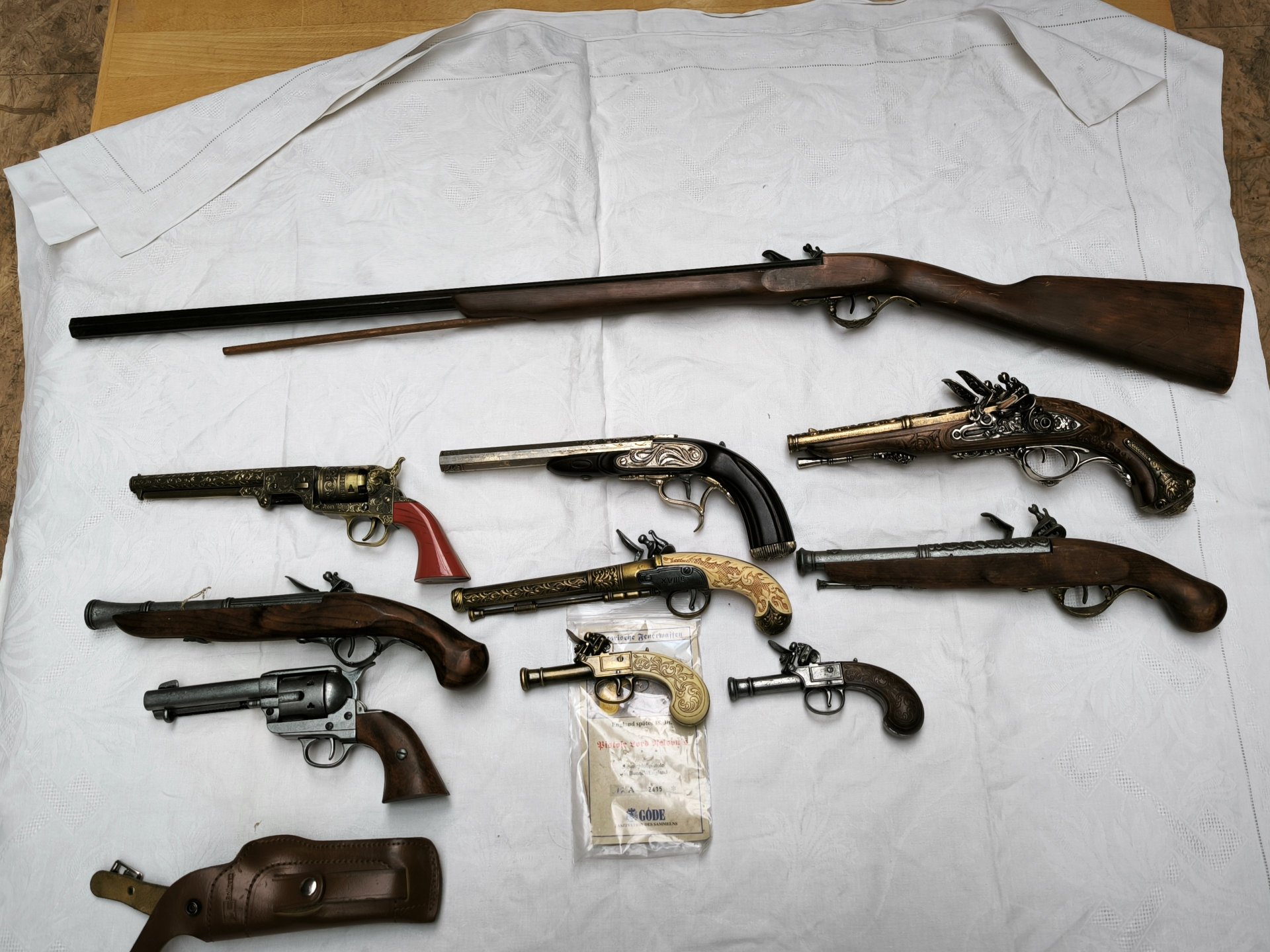 Historische Dekowaffen Sammlung – 10 Stück Konvolut – Steinschloss, Colt, Napoleon, Holz & Metall – Bild 6