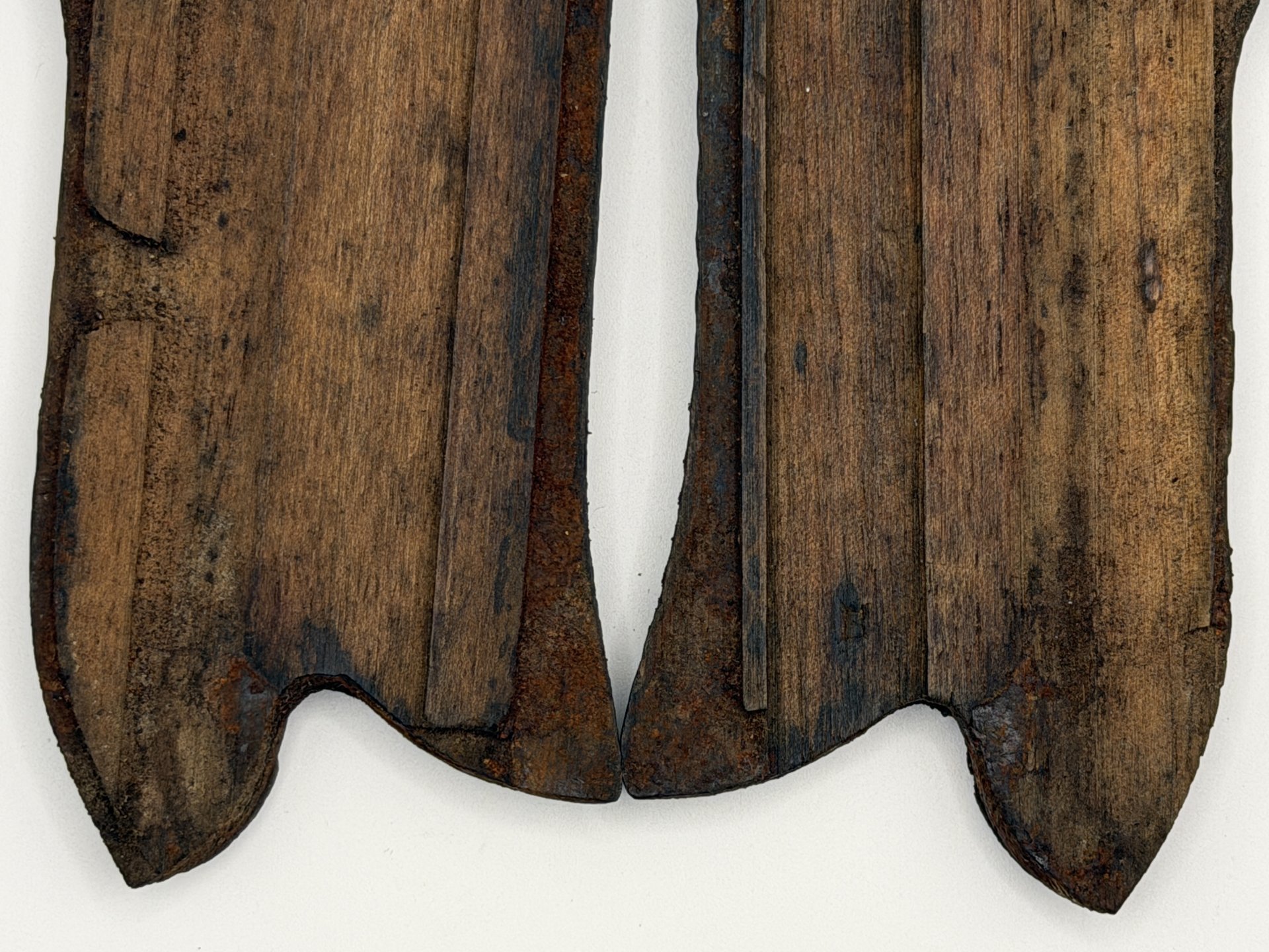 Original P08 Luger Griffschalen 2. Weltkrieg / Stempel "17" & "B" + Schrauben - WKII/WK2 -SELTEN – Bild 5