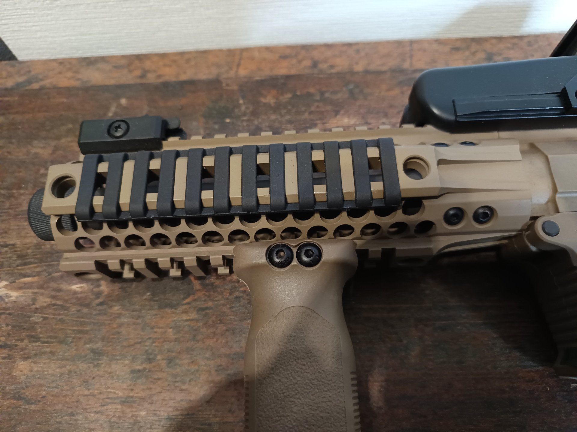 Ares Amoeba M45S-L (EFCS) S-Class Tan plus Magazine – Bild 4