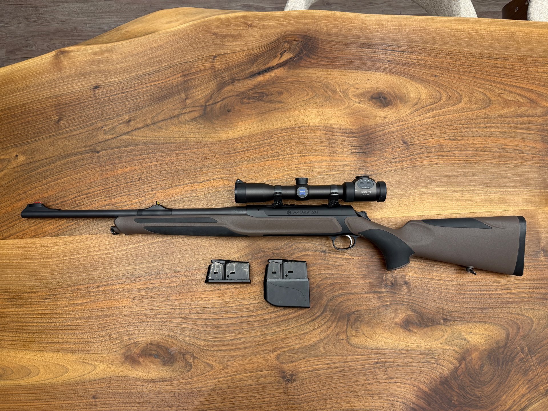 Sauer 303 Classic XT Kaliber 8x57IS mit Drückjagdglas Zeiss Duralyt 1,2-5x36 – Bild 2