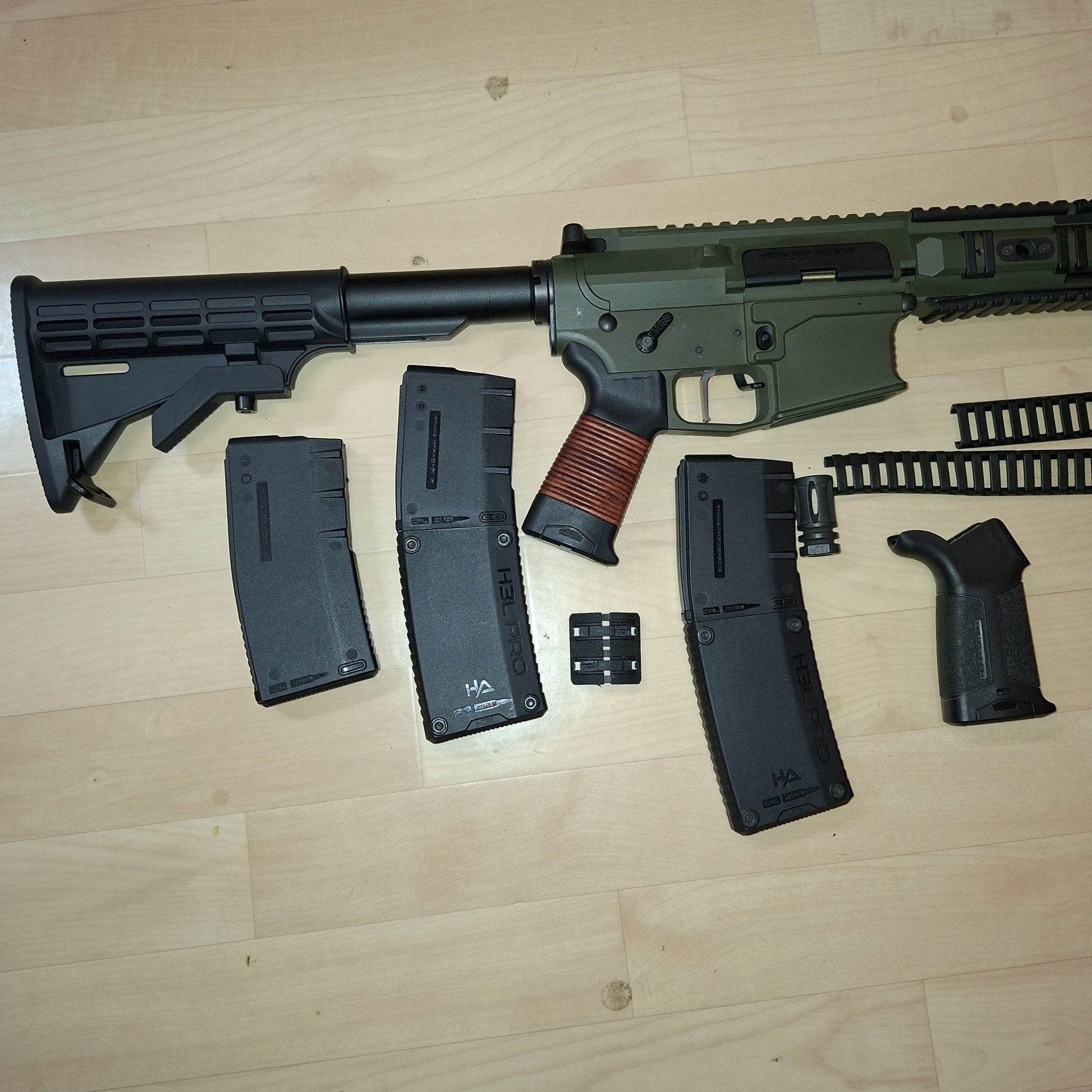 Hera Arms AR15 mit anpassbarer Flachabzug von Triggertech und Original Hera/ Magpul Anbauteile – Bild 4