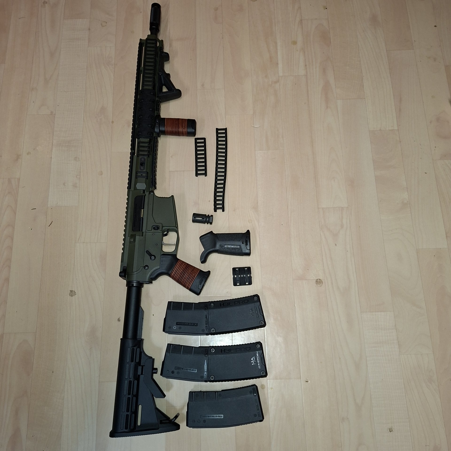 Hera Arms AR15 mit anpassbarer Flachabzug von Triggertech und Original Hera/ Magpul Anbauteile – Bild 5