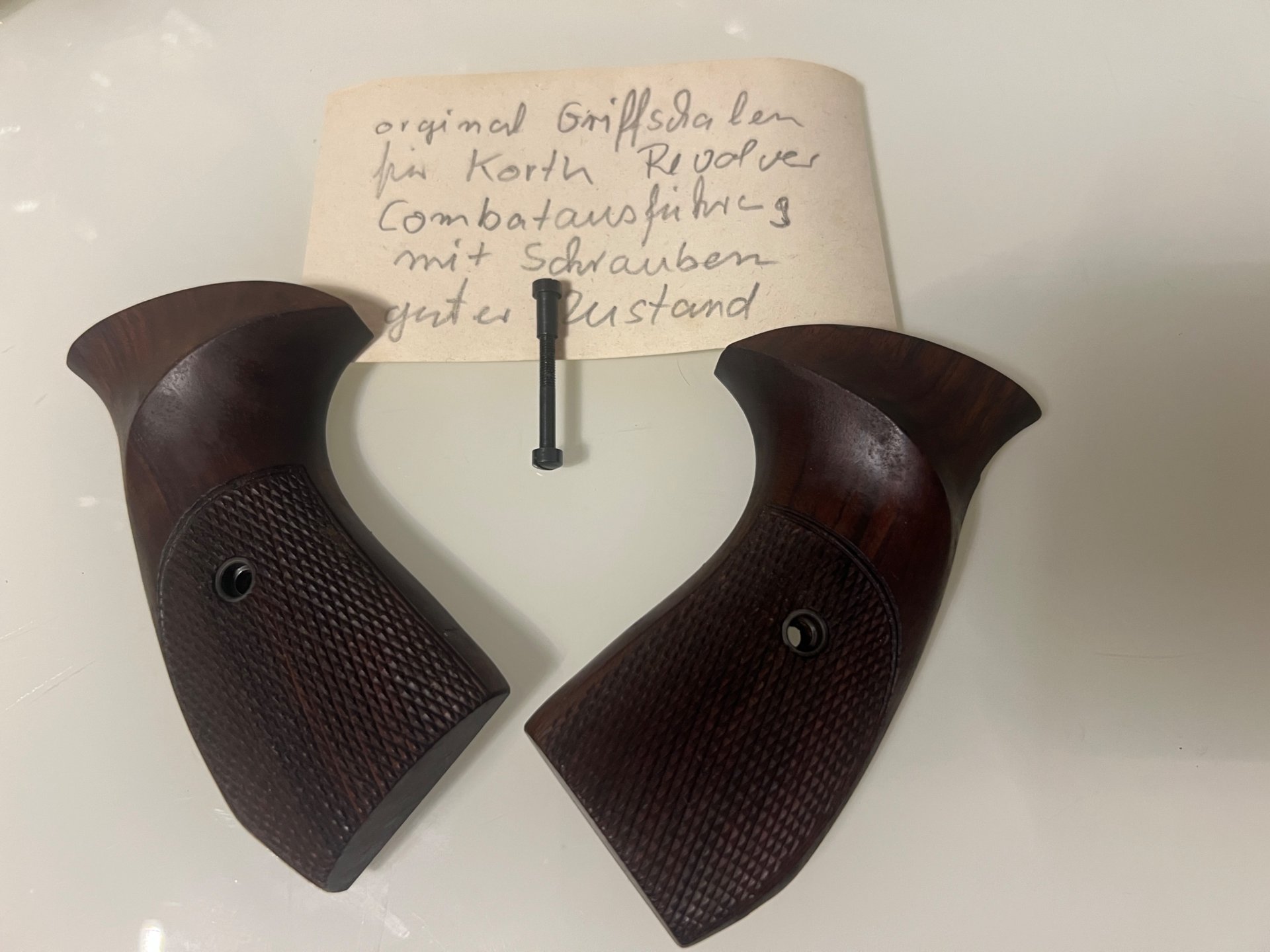 Original Griffschalen für Korth Revolver Combatausführung mit Schrauben – Bild 1