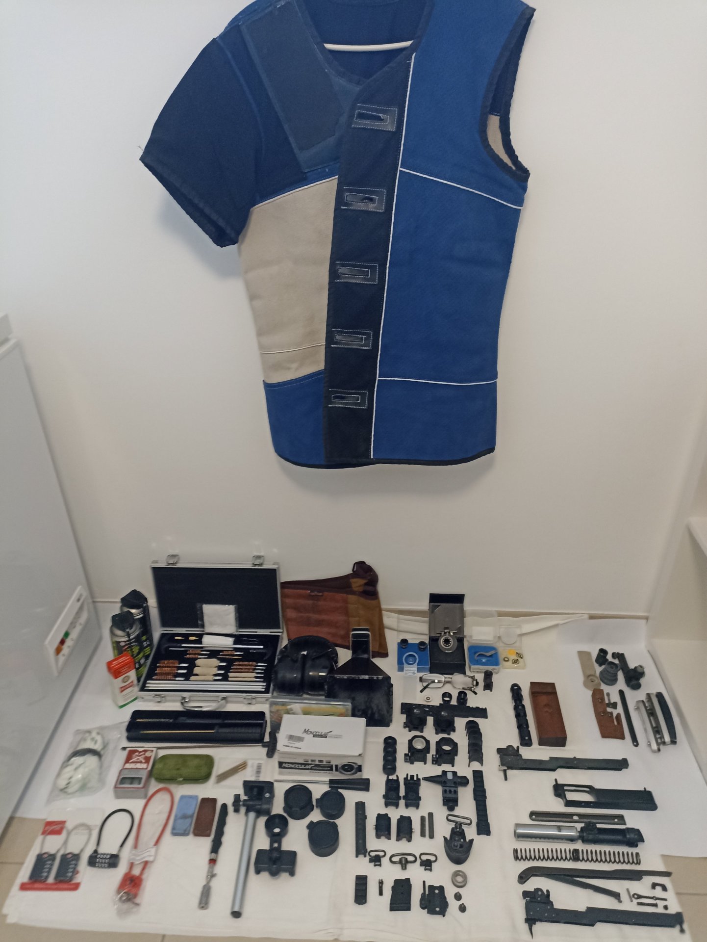 Match-Zubehör Konvolut: Anschütz Diopter, Gehmann Visiererhöhung & Iris, Walther/FWB Abzüge, Jacke G – Bild 1